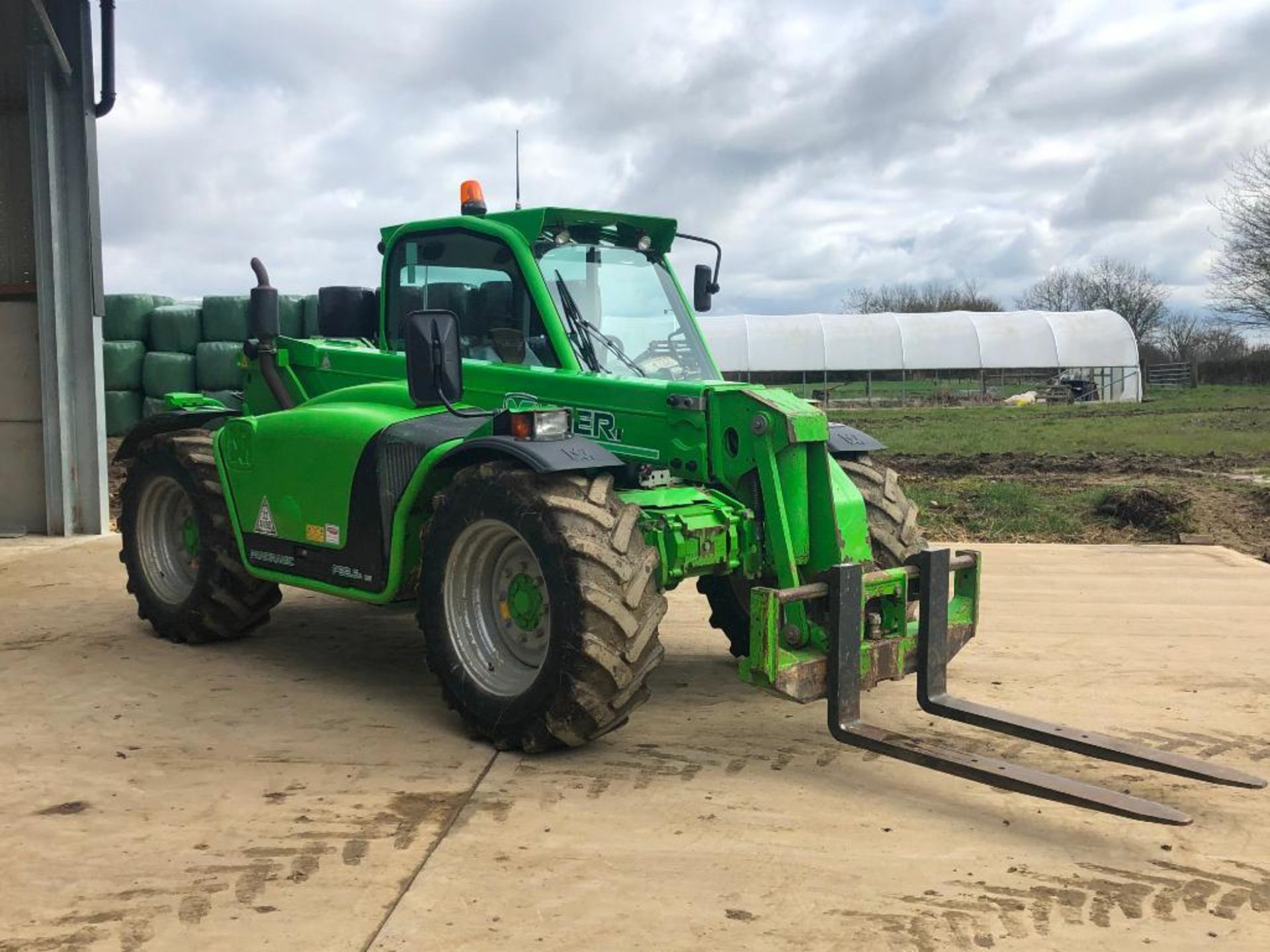 2008 Merlo Panoramic P32.6 Plus telescopic loader with pallet tines and pickup hitch on 405/70-24 wh - Image 2 of 19