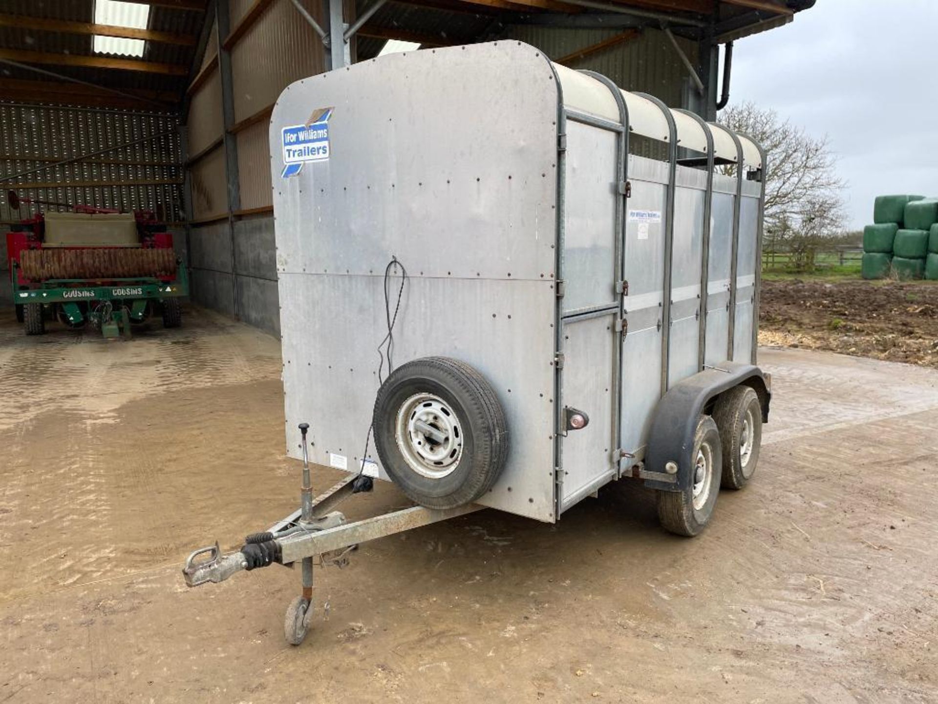 Ifor Williams TA-5-G twin axle livestock trailer with partition gate. Serial No: 131356 - Image 4 of 14