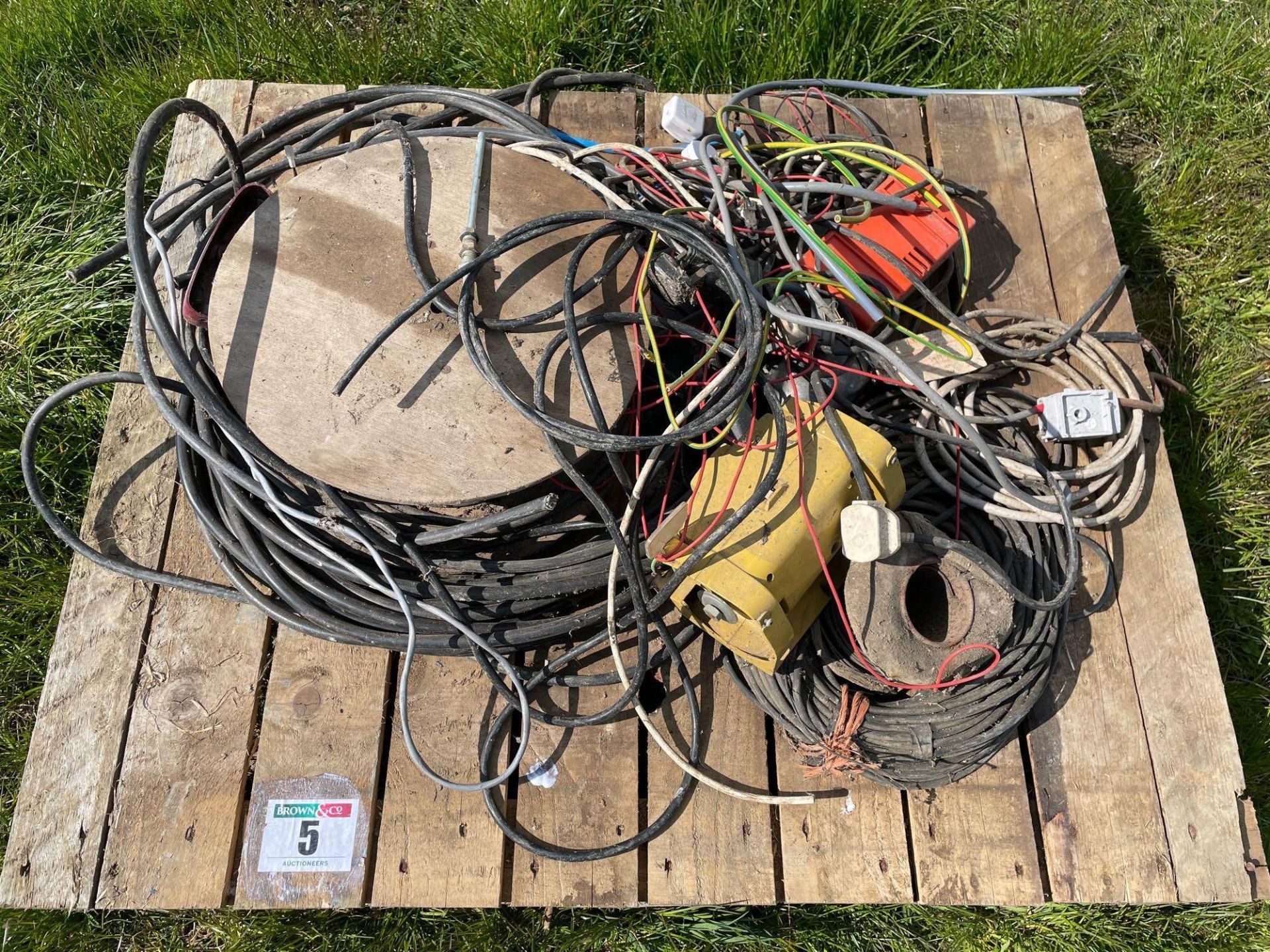 Quantity electrical cabling and spares