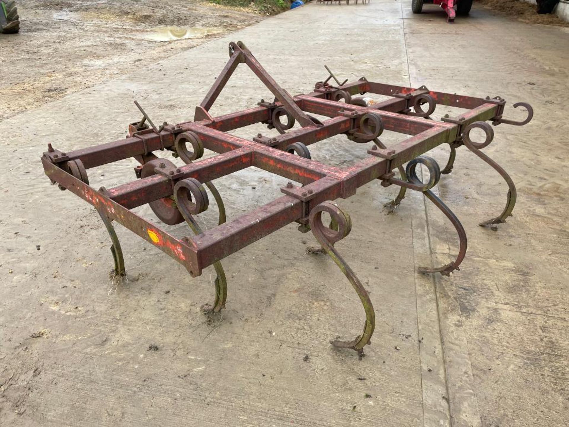 Massey Ferguson 9ft 6inch pig tail cultivator with depth wheels - Image 4 of 7