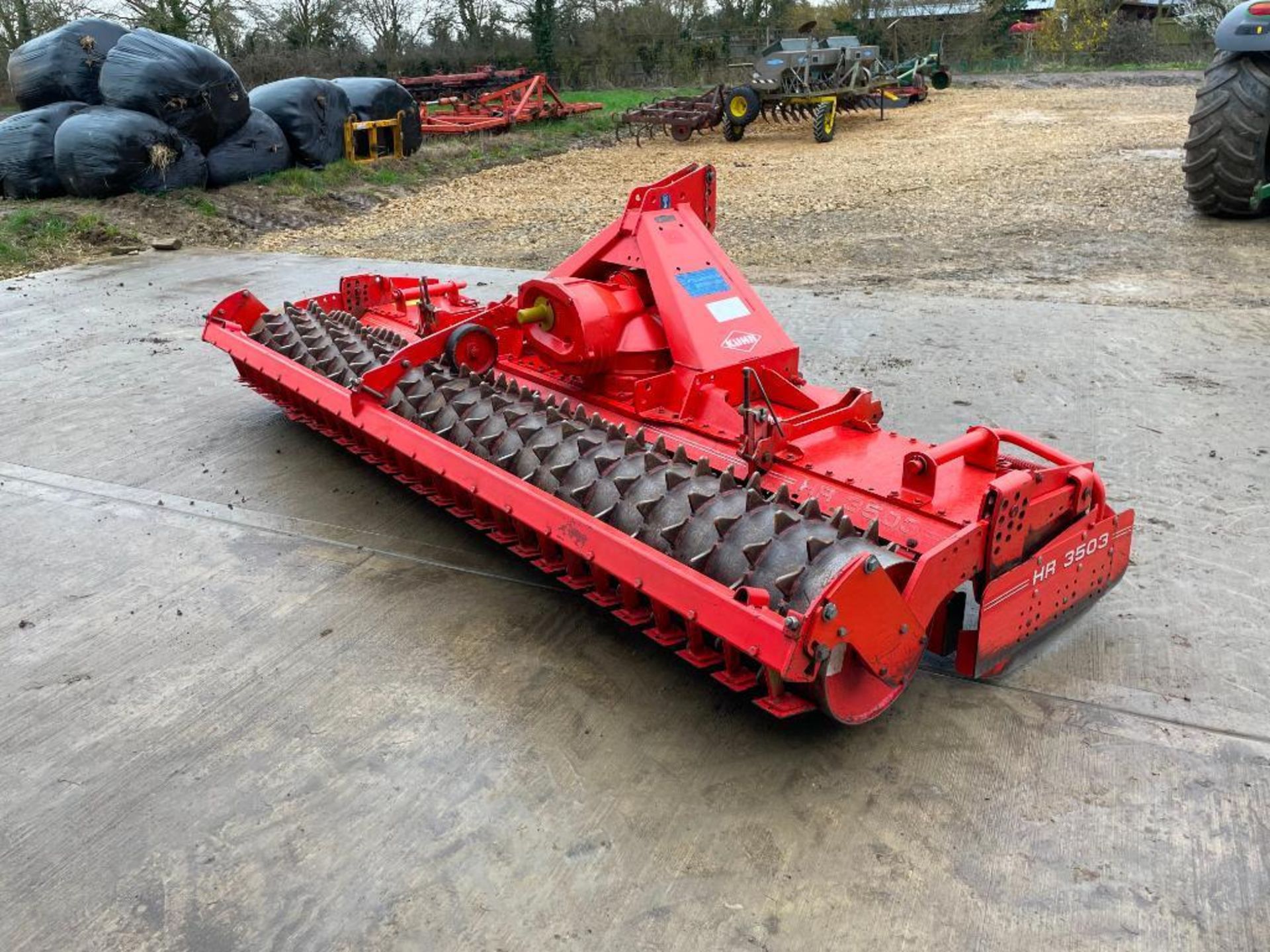 2007 Kuhn HR3503D 3.5m power harrow with rear packer roller. Serial No: E0441. ​​​​​​​N.B. Instructi - Image 7 of 12