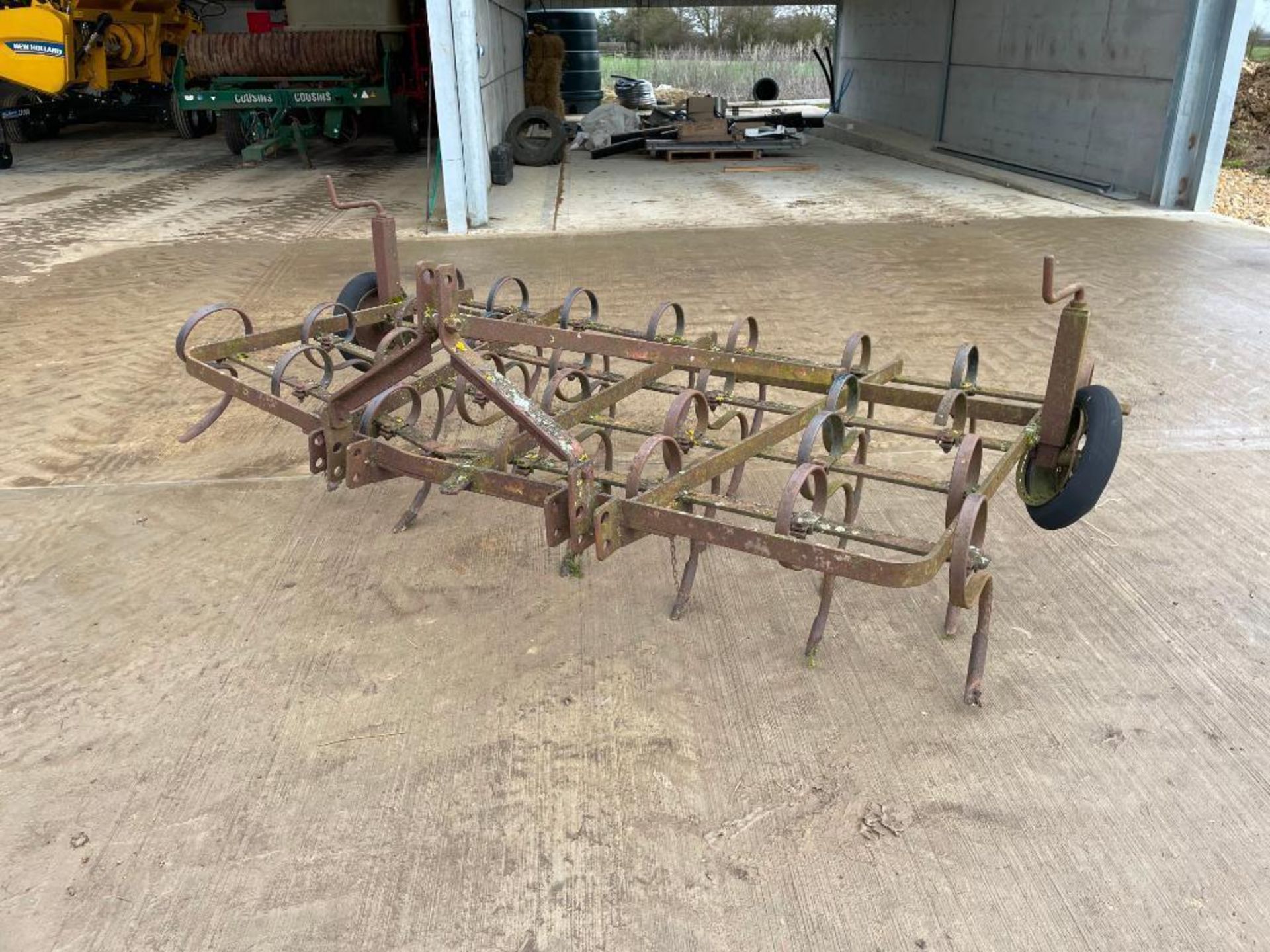 Springtine cultivator 8ft 6inch linkage mounted - Image 2 of 9