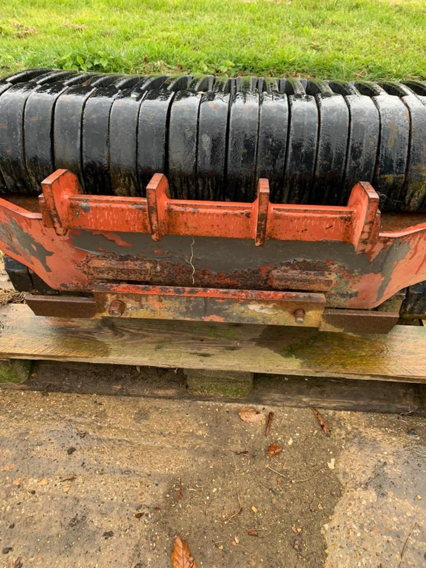 Agco wafer weight block 17No. 55kg weights. Please Note: this lot is located at Crown Farm, Great St - Image 3 of 3