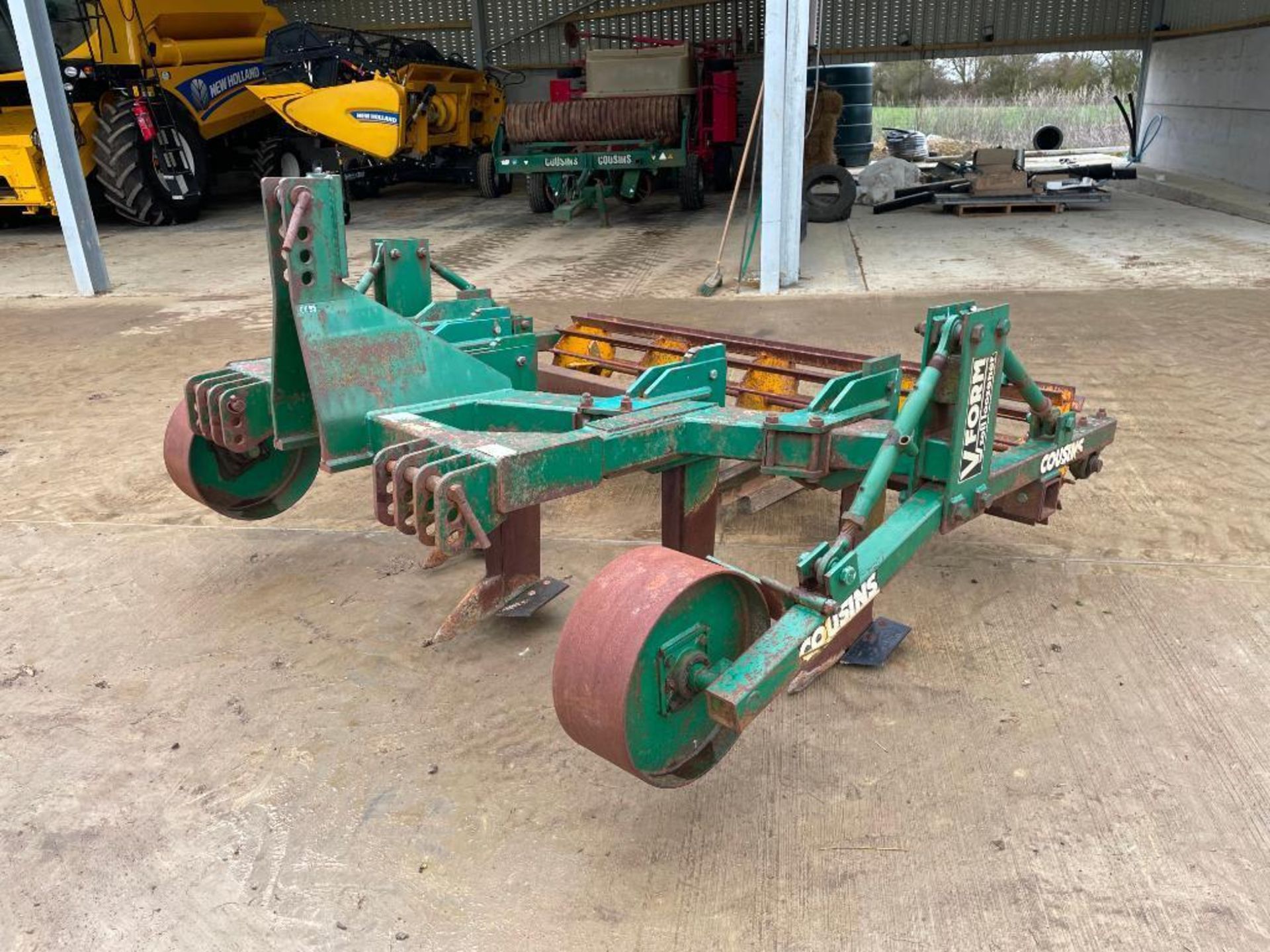 1993 Cousins V-form 5 leg subsoiler with rear crumbler and depth wheels. Serial No: VF22M3CB18 - Image 2 of 14