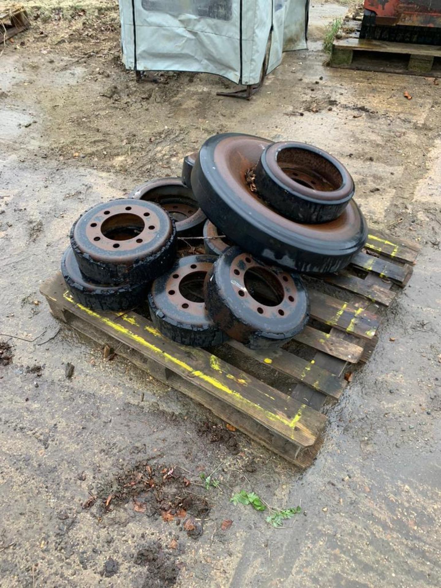 John Deere wheel idlers from John Deere 8430t. Please Note: this lot is located at Crown Farm, Great - Image 2 of 2