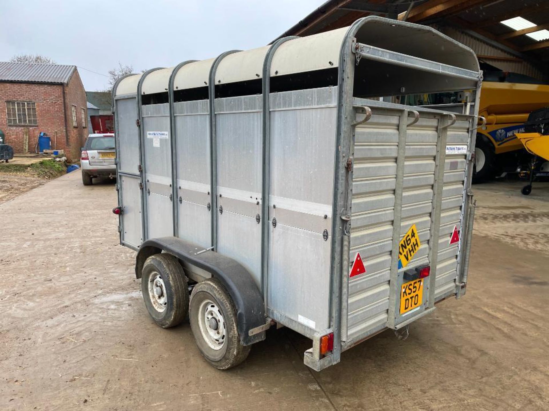 Ifor Williams TA-5-G twin axle livestock trailer with partition gate. Serial No: 131356 - Image 7 of 14