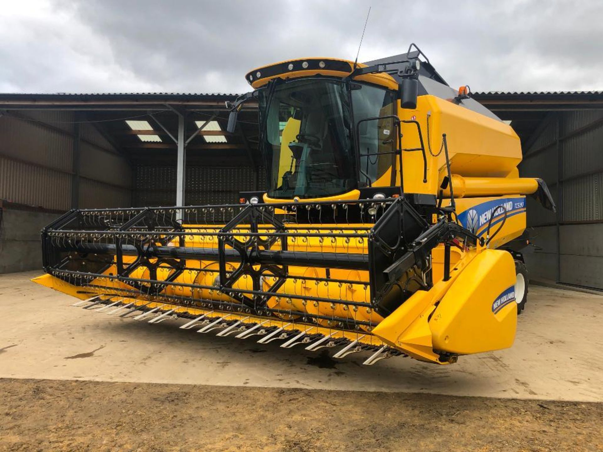 2018 New Holland TC5.90 combine harvester with straw chopper and Ceres 8000i grain monitoring system