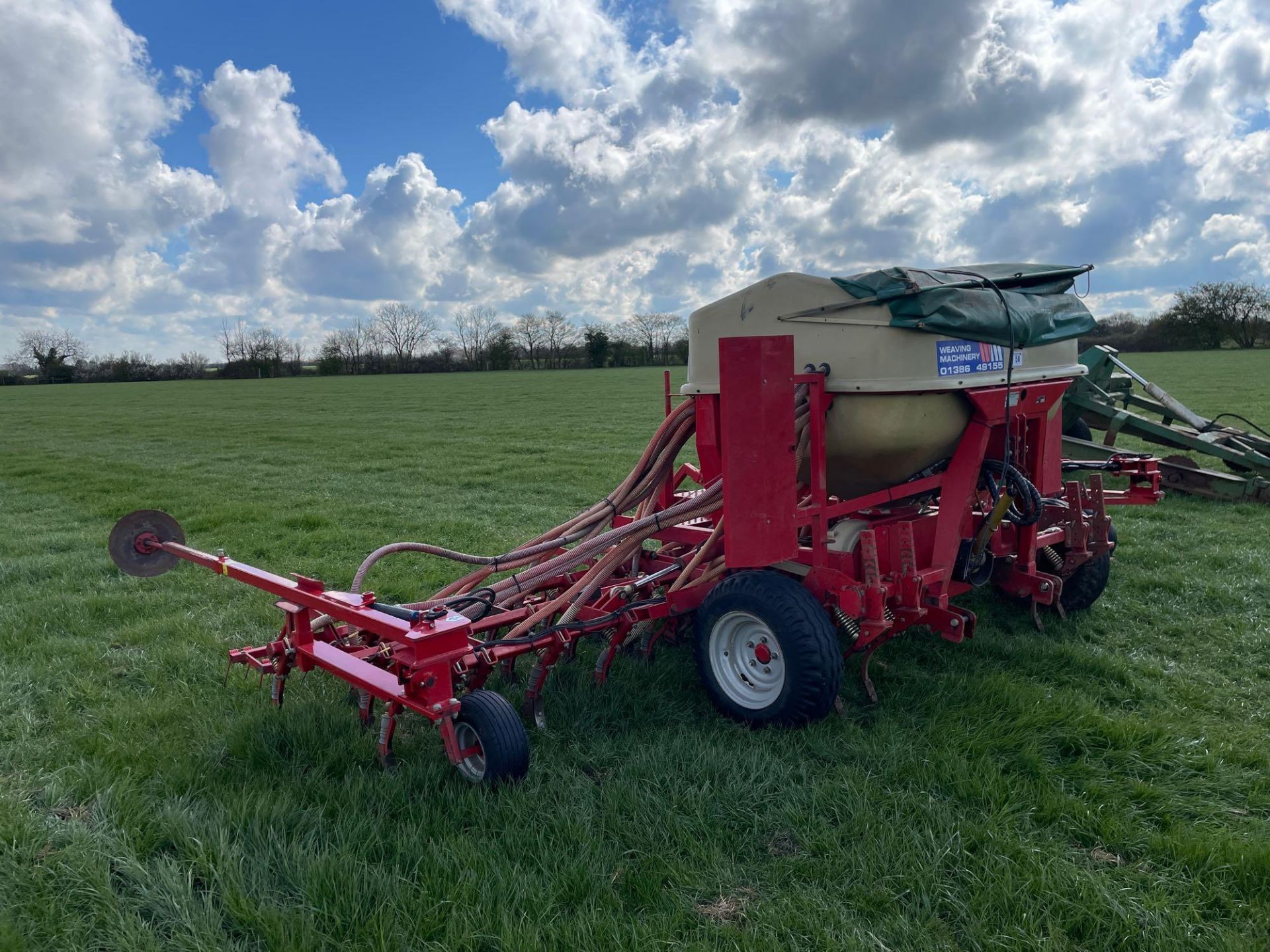 2006 Weaving 1SE6Mts 6m hydraulic folding tine drill with heavy duty springs reworked by Weaving in - Image 2 of 7