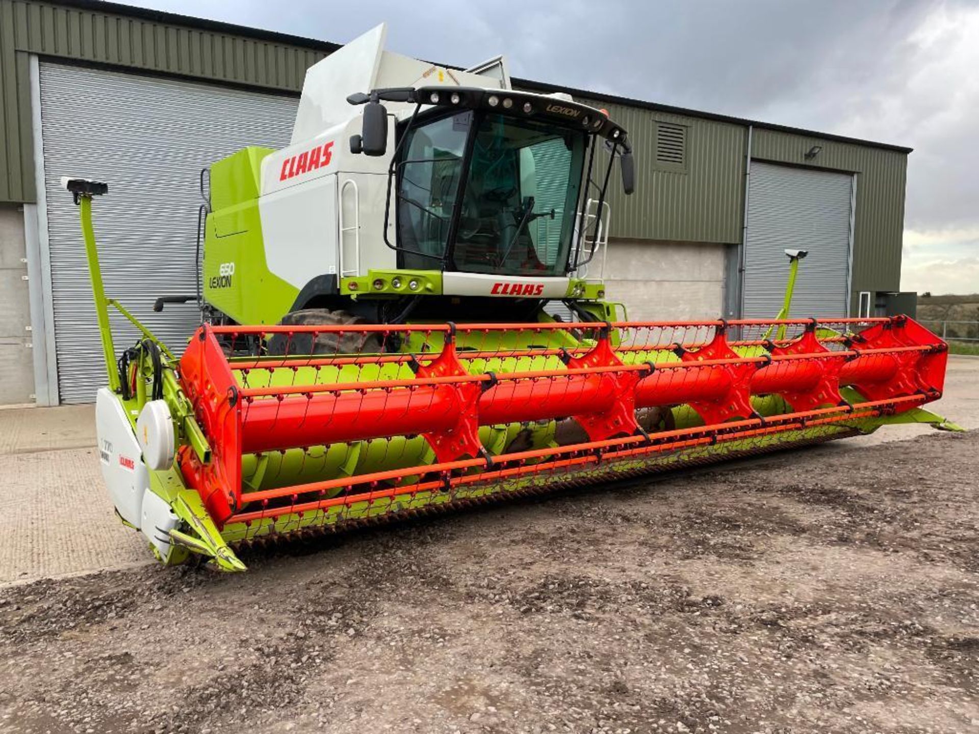 2015 Claas Lexion 650 combine harvester, telematics ready with straw chopper and rear tow hitch and