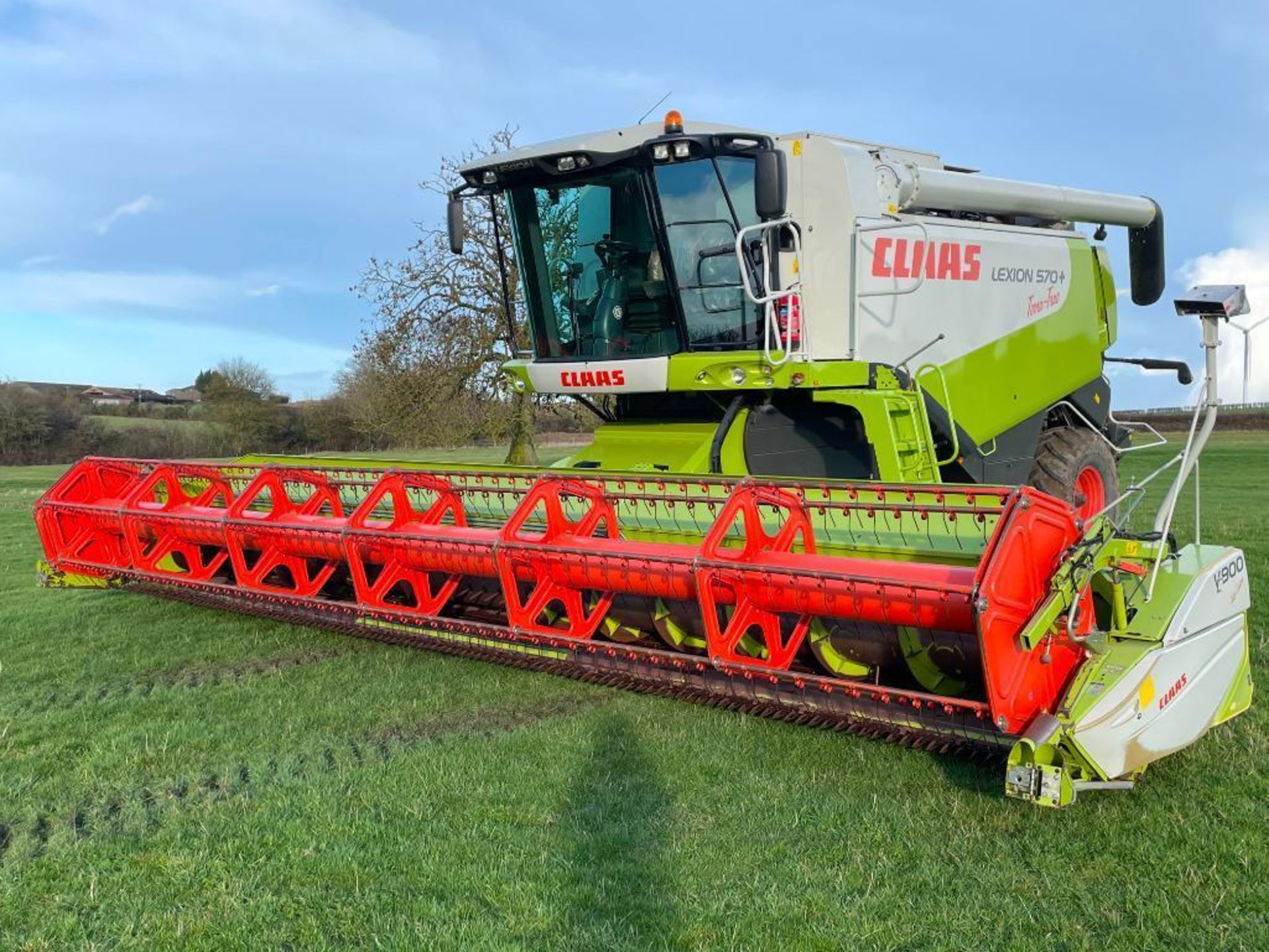 2007 Claas Lexion 570+TT Terra Trac combine harvester with straw chopper and Claas V900 header with - Image 13 of 31