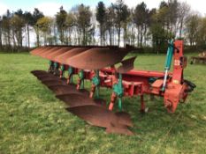 Kverneland LO85 7f (6+1) reversible plough with hydraulic vari-width and skimmers. Serial No: 132 NB