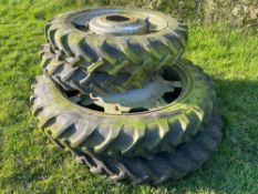 Set 11.2R48 and 9.5R32 row crop wheels and tyres