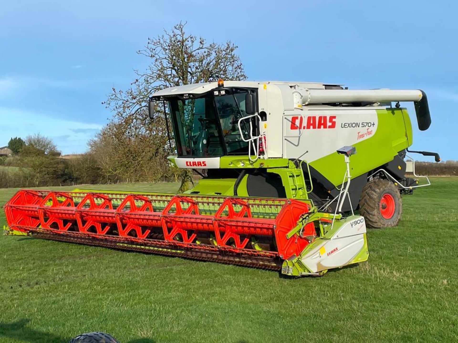 2007 Claas Lexion 570+TT Terra Trac combine harvester with straw chopper and Claas V900 header with - Image 21 of 31