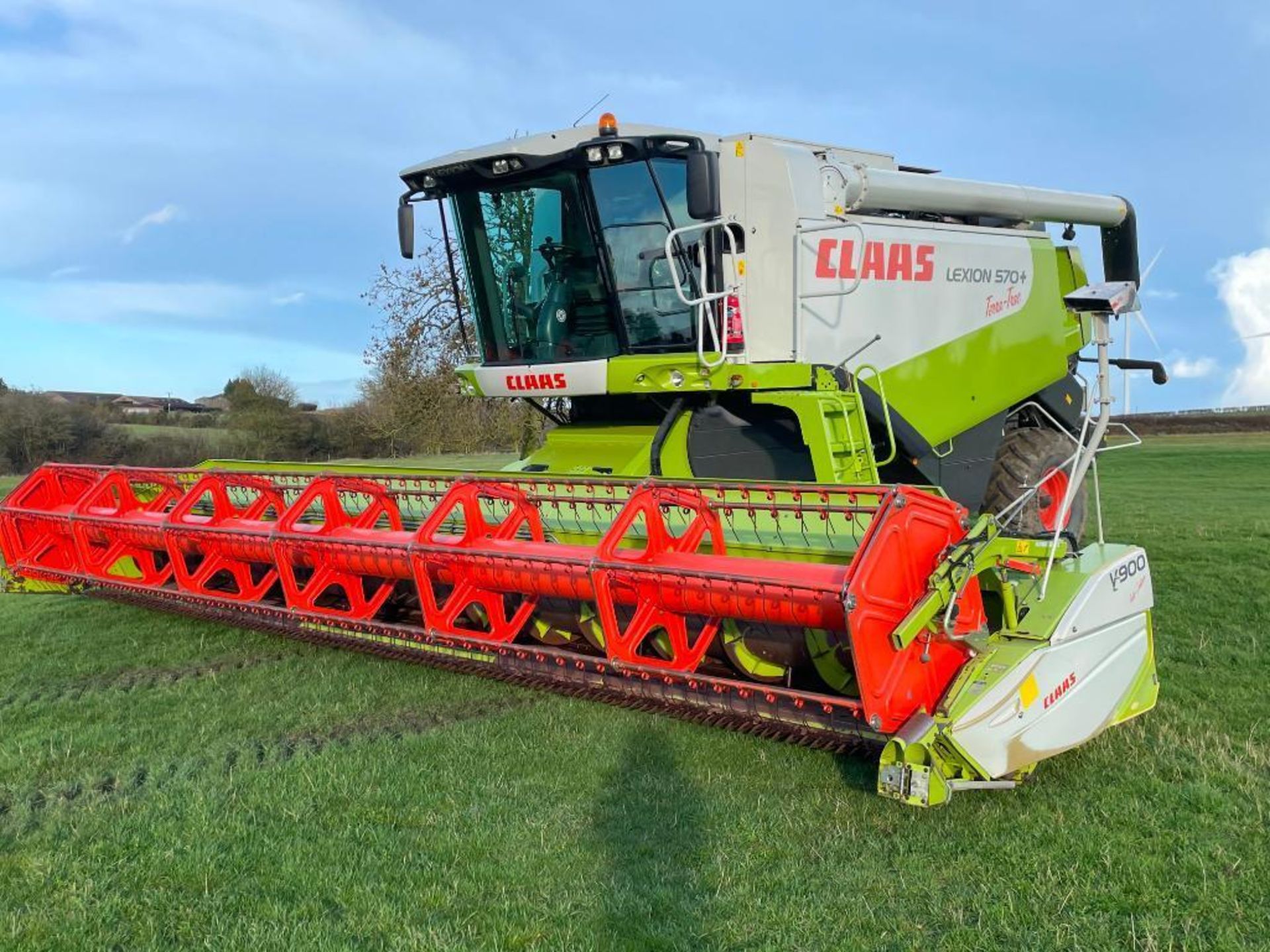 2007 Claas Lexion 570+TT Terra Trac combine harvester with straw chopper and Claas V900 header with - Image 11 of 31