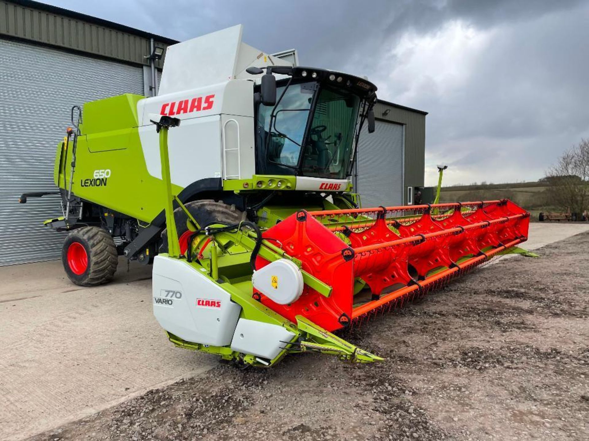 2015 Claas Lexion 650 combine harvester, telematics ready with straw chopper and rear tow hitch and - Image 8 of 22