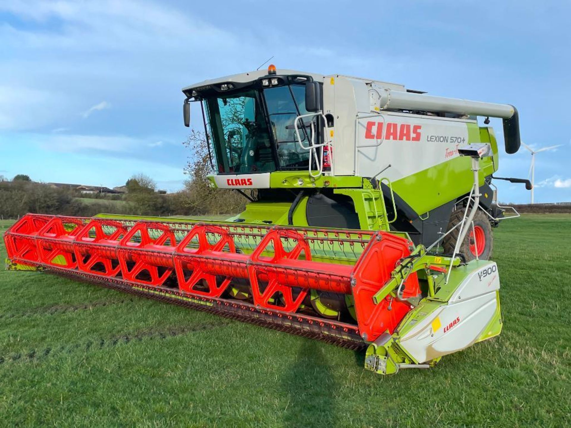 2007 Claas Lexion 570+TT Terra Trac combine harvester with straw chopper and Claas V900 header with - Image 10 of 31
