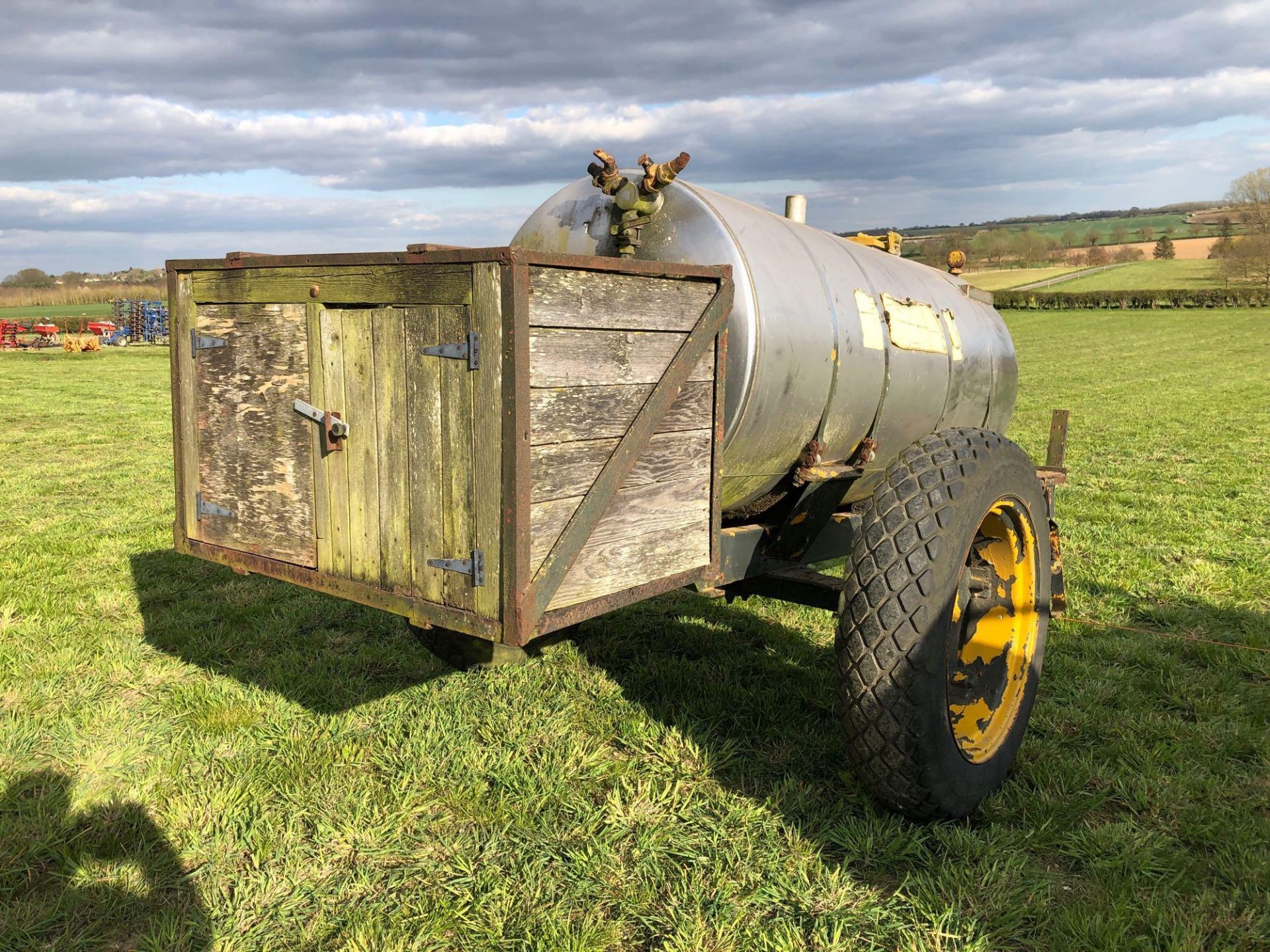 Chafer 2000l sprayer tank bowser - Image 2 of 3