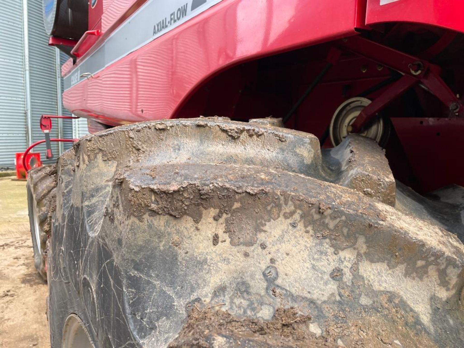 2006 Case Axial Flow 2388 Xclusive combine harvester on 800/65R32 front wheels and tyres with straw - Image 8 of 28