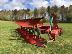 Kverneland LO85 7f (6+1) reversible plough with hydraulic vari-width and skimmers. Serial No: 130 NB