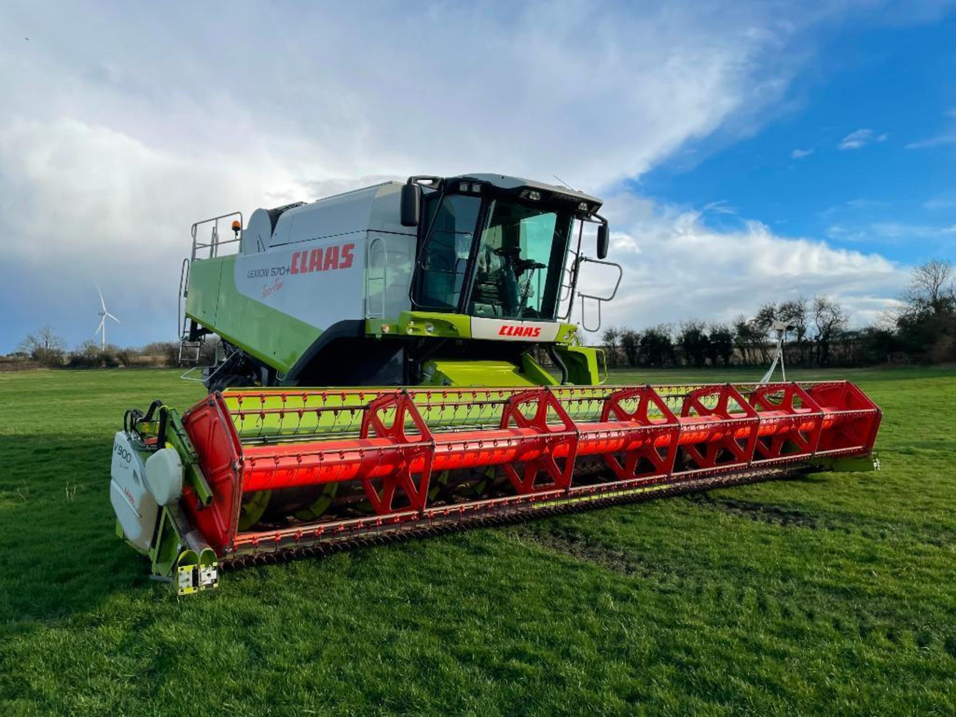 2007 Claas Lexion 570+TT Terra Trac combine harvester with straw chopper and Claas V900 header with - Image 26 of 31