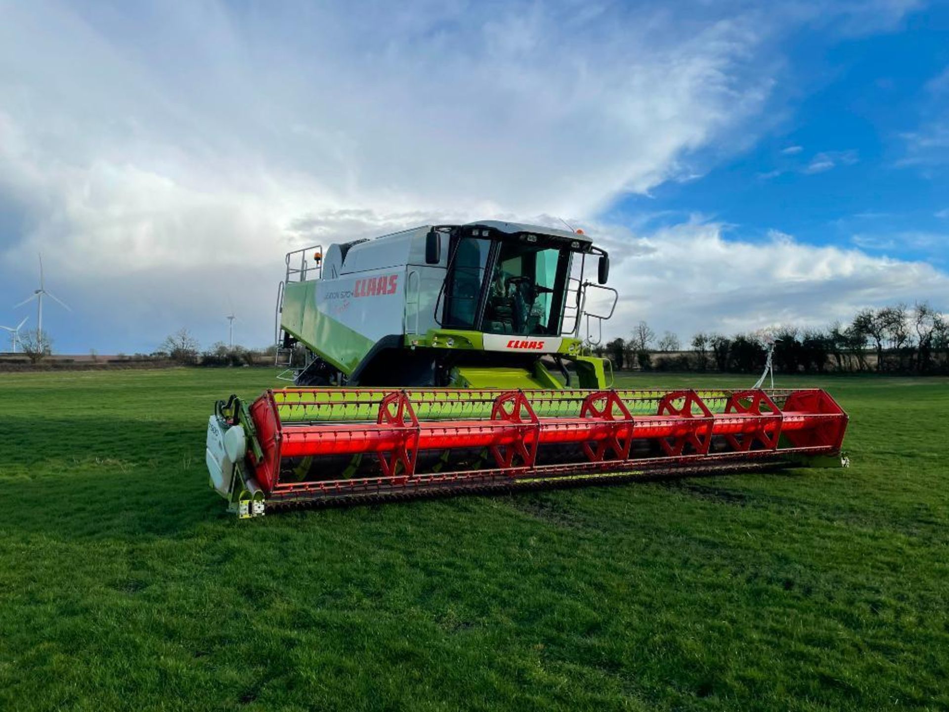 2007 Claas Lexion 570+TT Terra Trac combine harvester with straw chopper and Claas V900 header with - Image 20 of 31