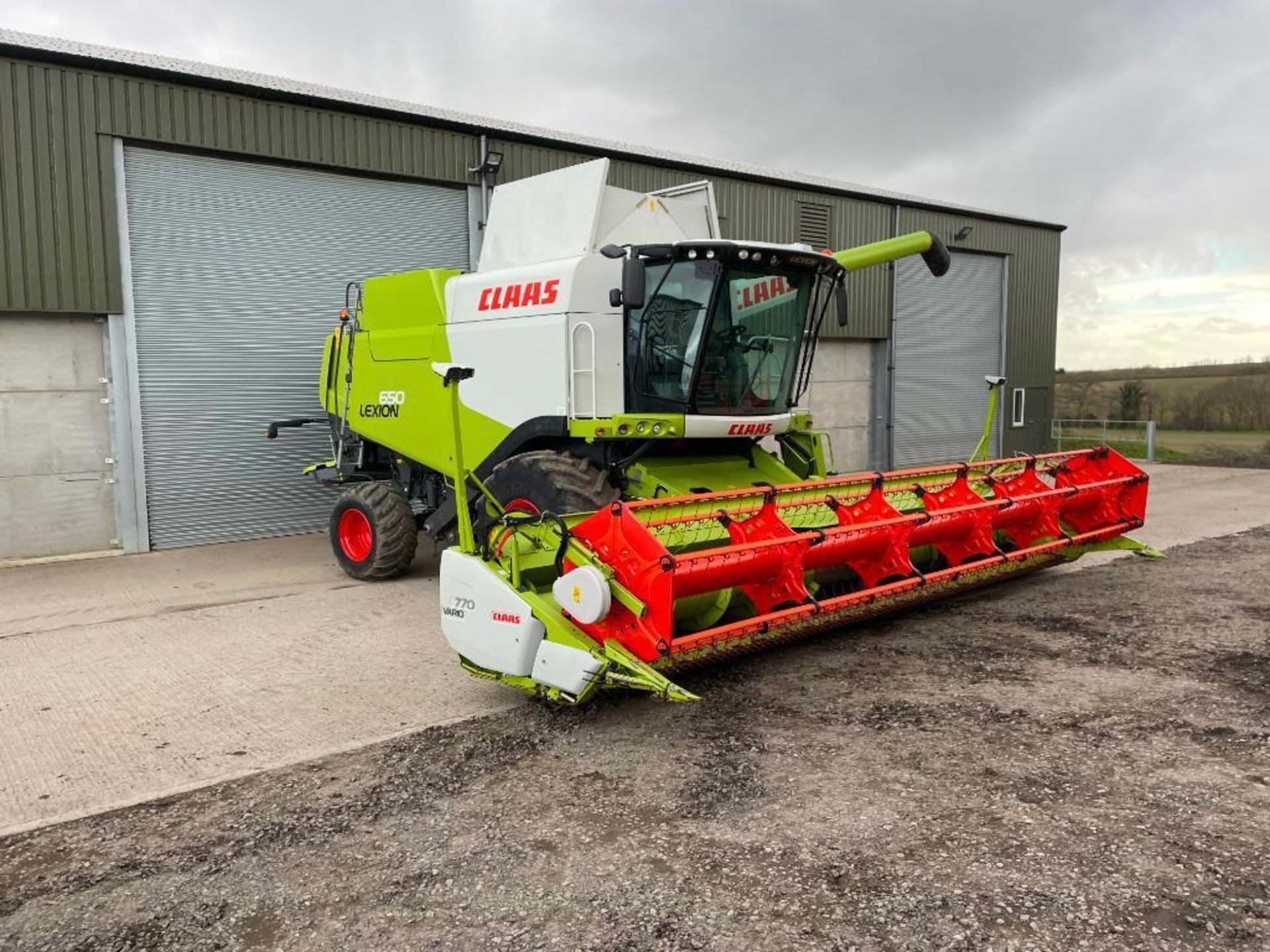 2015 Claas Lexion 650 combine harvester, telematics ready with straw chopper and rear tow hitch and - Image 19 of 22