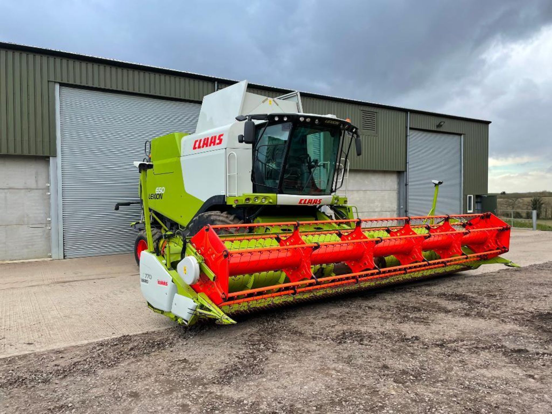 2015 Claas Lexion 650 combine harvester, telematics ready with straw chopper and rear tow hitch and - Image 5 of 22