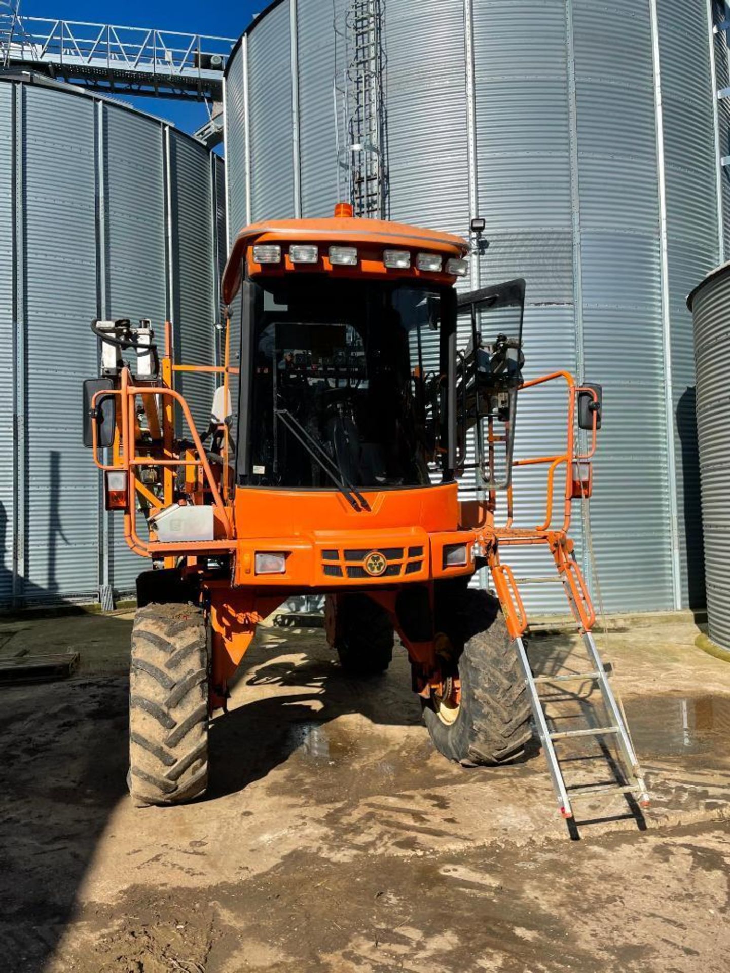 2007 Agribuggy Jacto Uniport 2500 Plus 24m self-propelled sprayer on 420/85R24 wheels and tyres with - Image 19 of 24