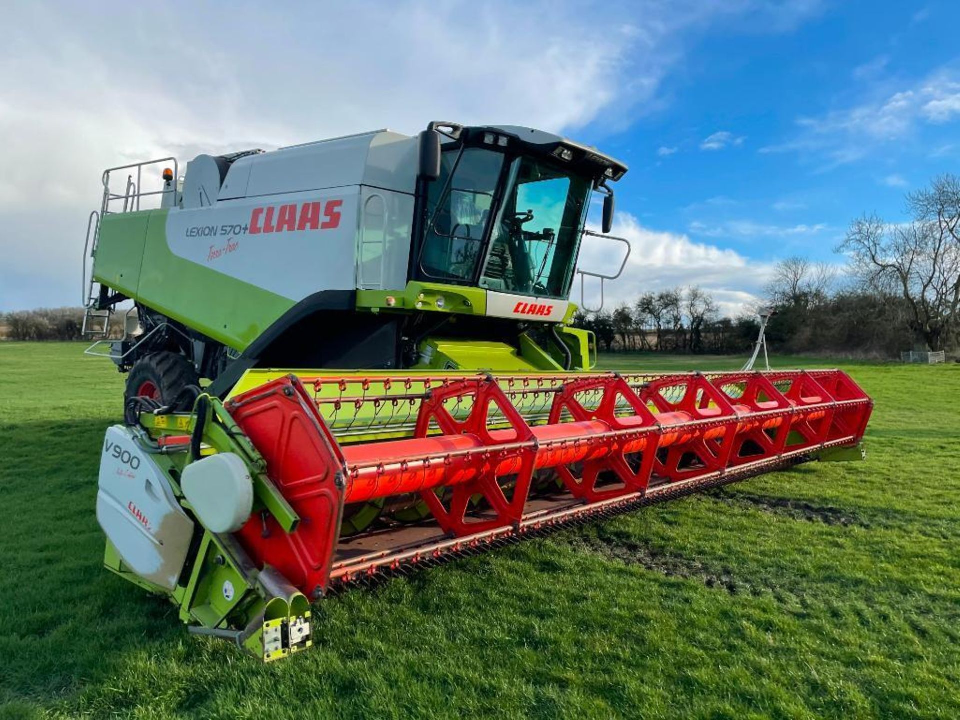 2007 Claas Lexion 570+TT Terra Trac combine harvester with straw chopper and Claas V900 header with - Image 4 of 31