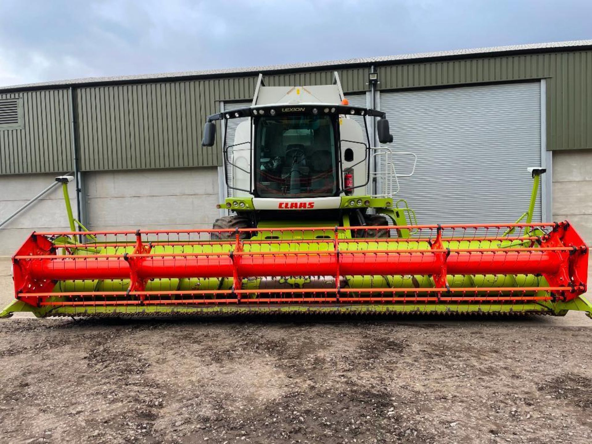 2015 Claas Lexion 650 combine harvester, telematics ready with straw chopper and rear tow hitch and - Image 7 of 22