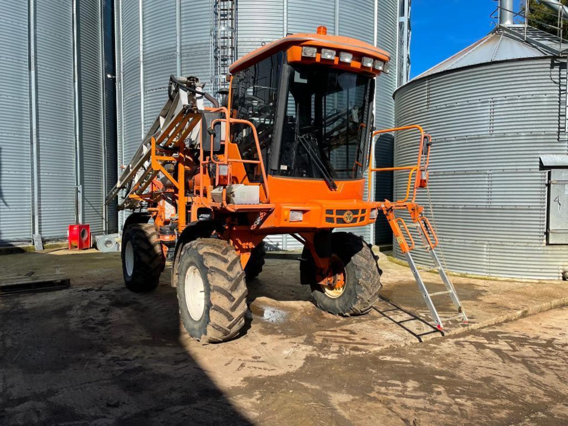 2007 Agribuggy Jacto Uniport 2500 Plus 24m self-propelled sprayer on 420/85R24 wheels and tyres with - Image 3 of 24