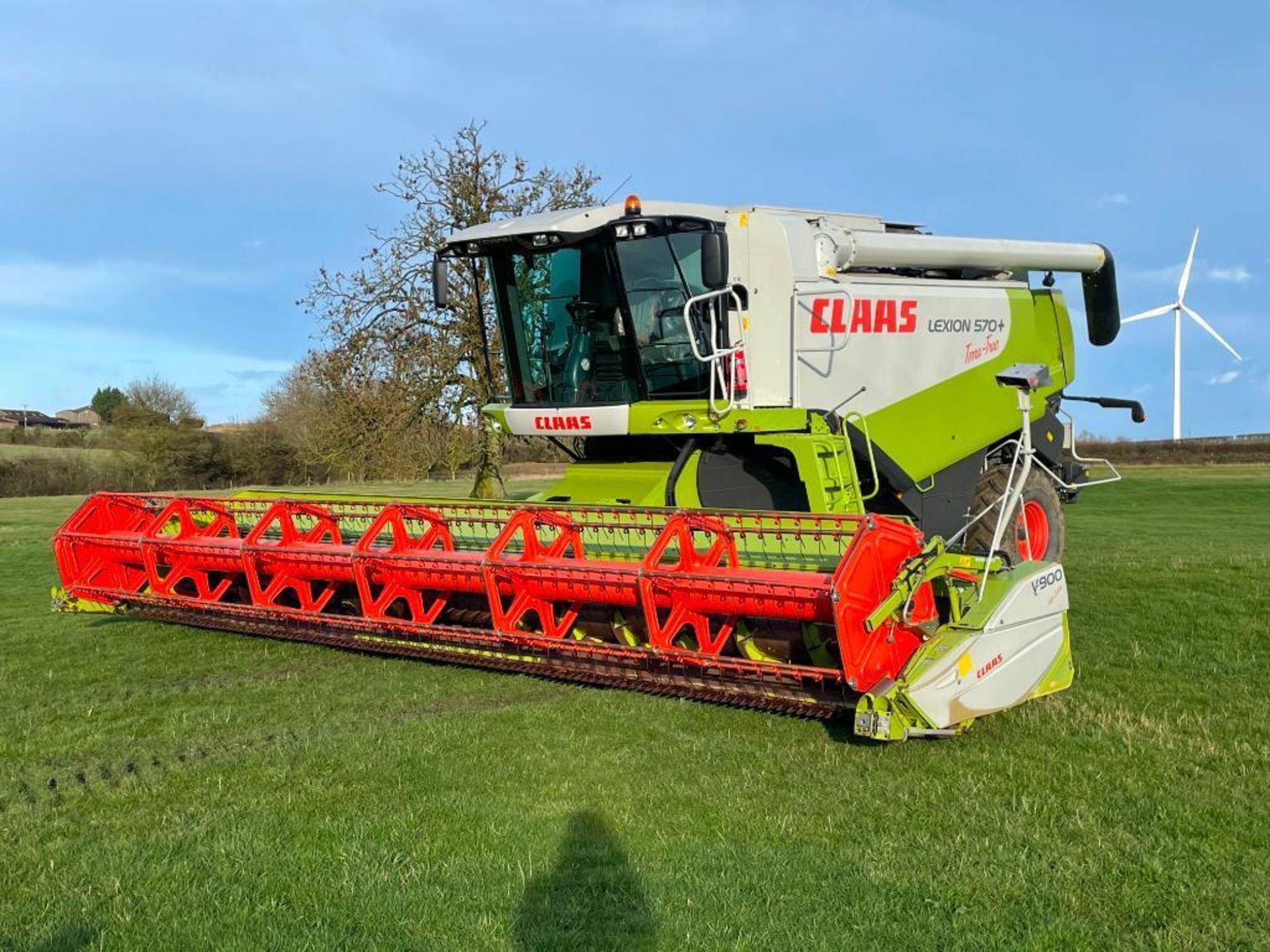 2007 Claas Lexion 570+TT Terra Trac combine harvester with straw chopper and Claas V900 header with - Image 23 of 31