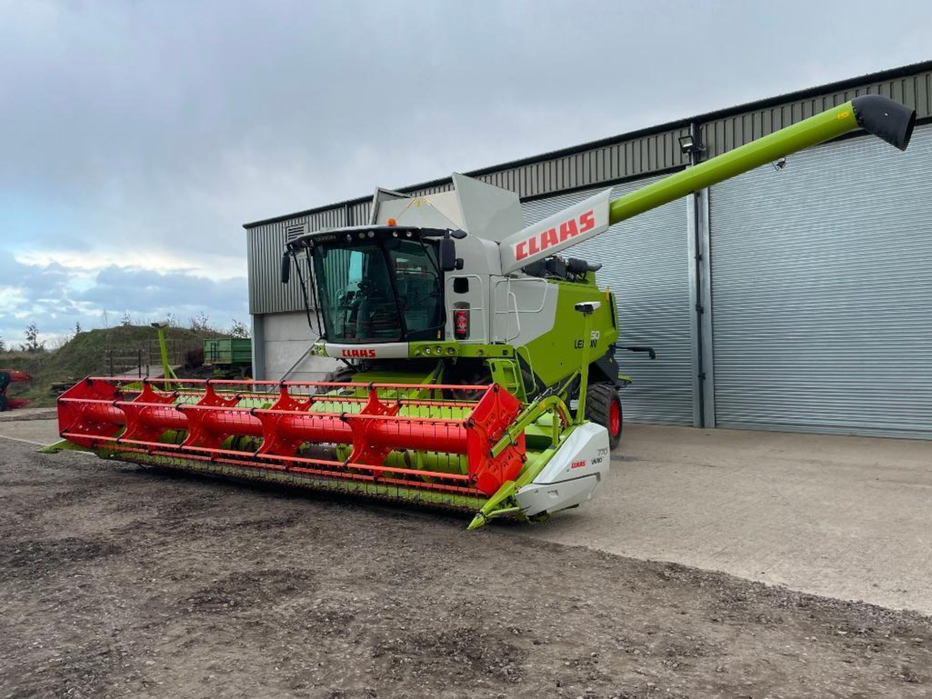 2015 Claas Lexion 650 combine harvester, telematics ready with straw chopper and rear tow hitch and - Image 18 of 22