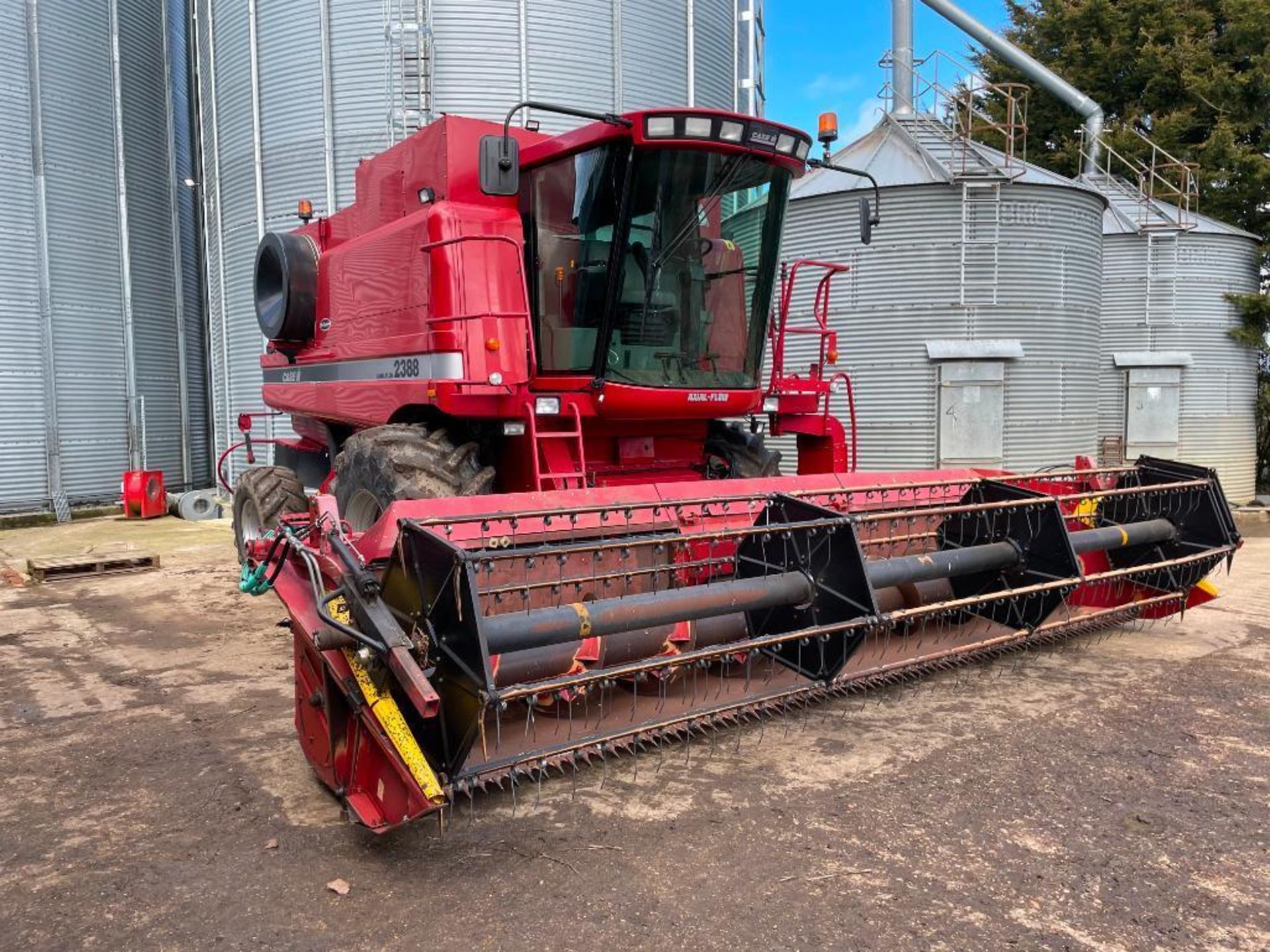 2006 Case Axial Flow 2388 Xclusive combine harvester on 800/65R32 front wheels and tyres with straw - Image 2 of 28