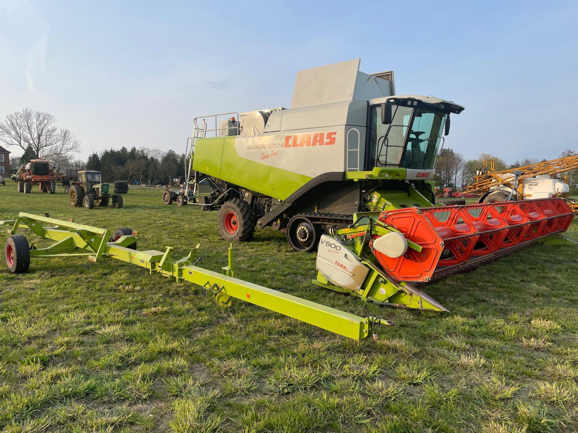 2007 Claas Lexion 570+TT Terra Trac combine harvester with straw chopper and Claas V900 header with - Image 27 of 31