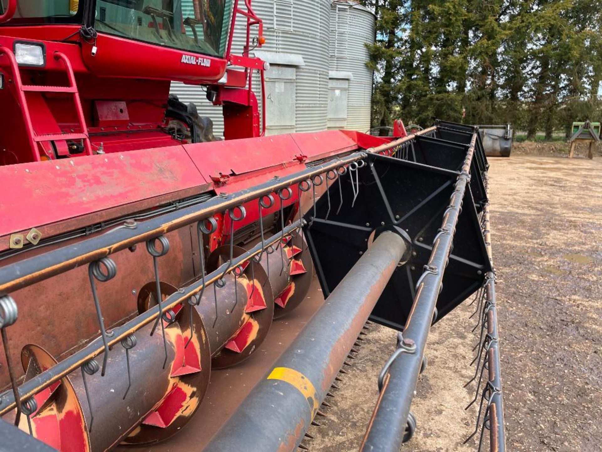 2006 Case Axial Flow 2388 Xclusive combine harvester on 800/65R32 front wheels and tyres with straw - Image 4 of 28