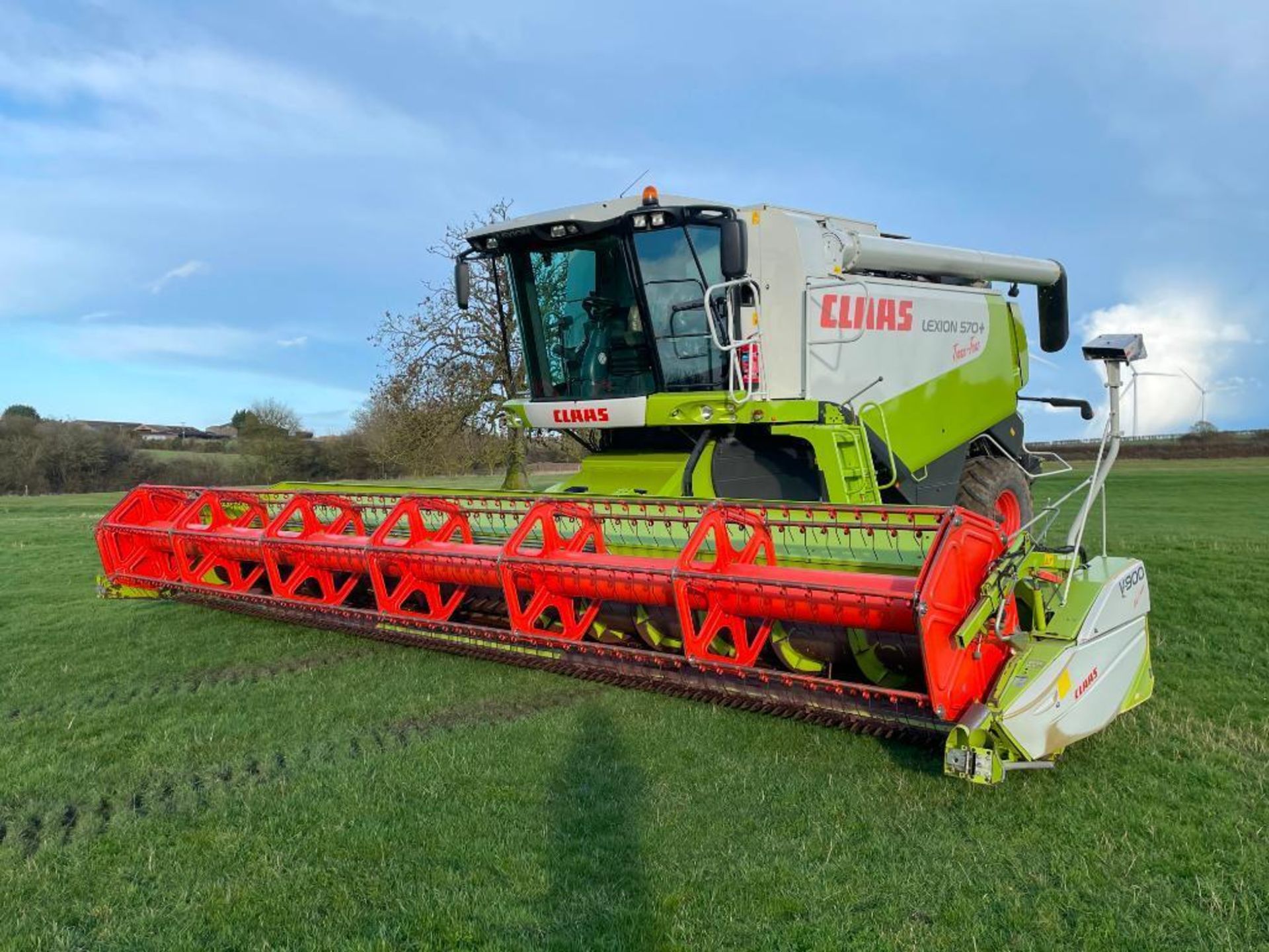 2007 Claas Lexion 570+TT Terra Trac combine harvester with straw chopper and Claas V900 header with - Image 14 of 31