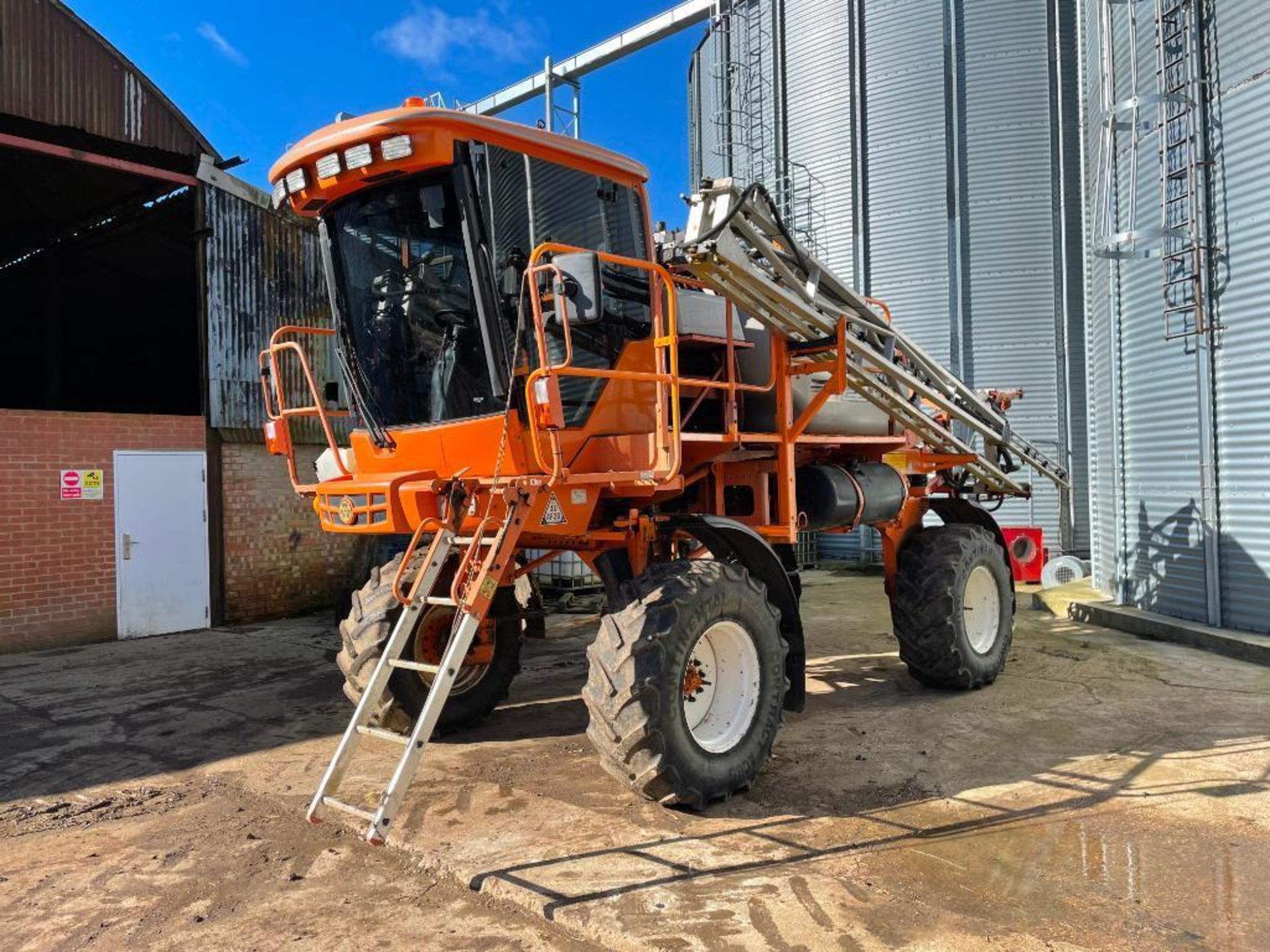 2007 Agribuggy Jacto Uniport 2500 Plus 24m self-propelled sprayer on 420/85R24 wheels and tyres with - Image 8 of 24