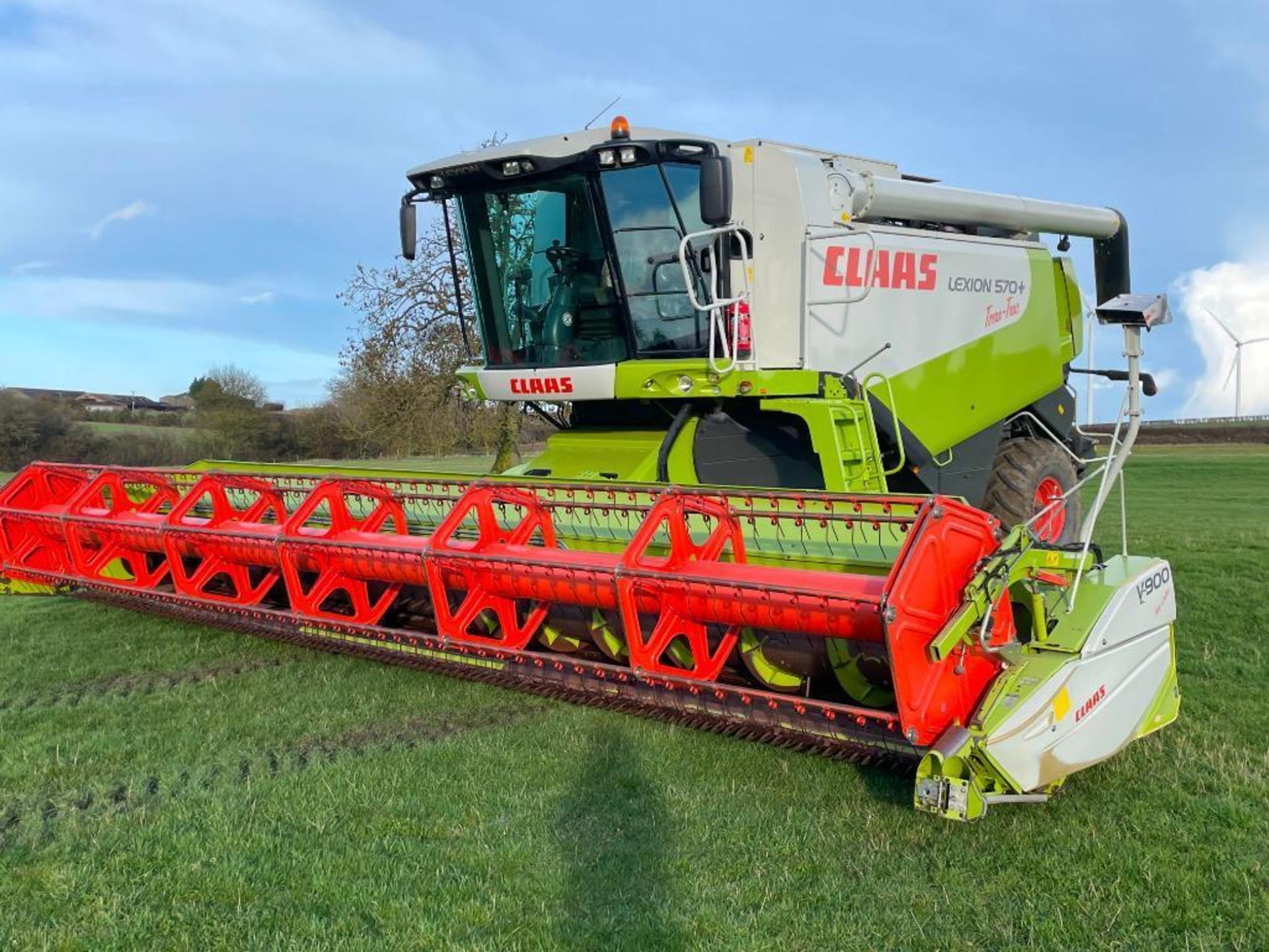 2007 Claas Lexion 570+TT Terra Trac combine harvester with straw chopper and Claas V900 header with - Image 12 of 31