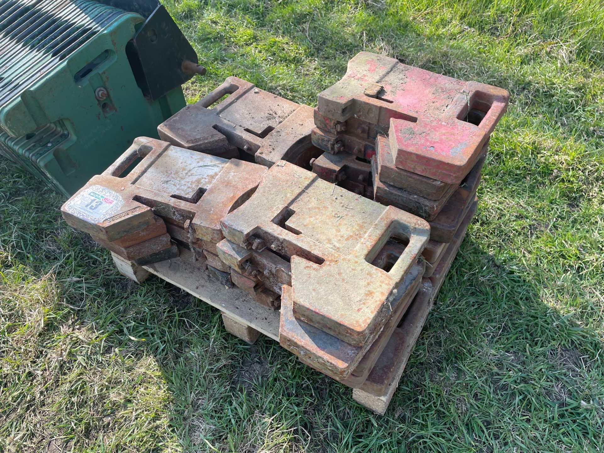 Quantity miscellaneous tractor weights - Image 2 of 3