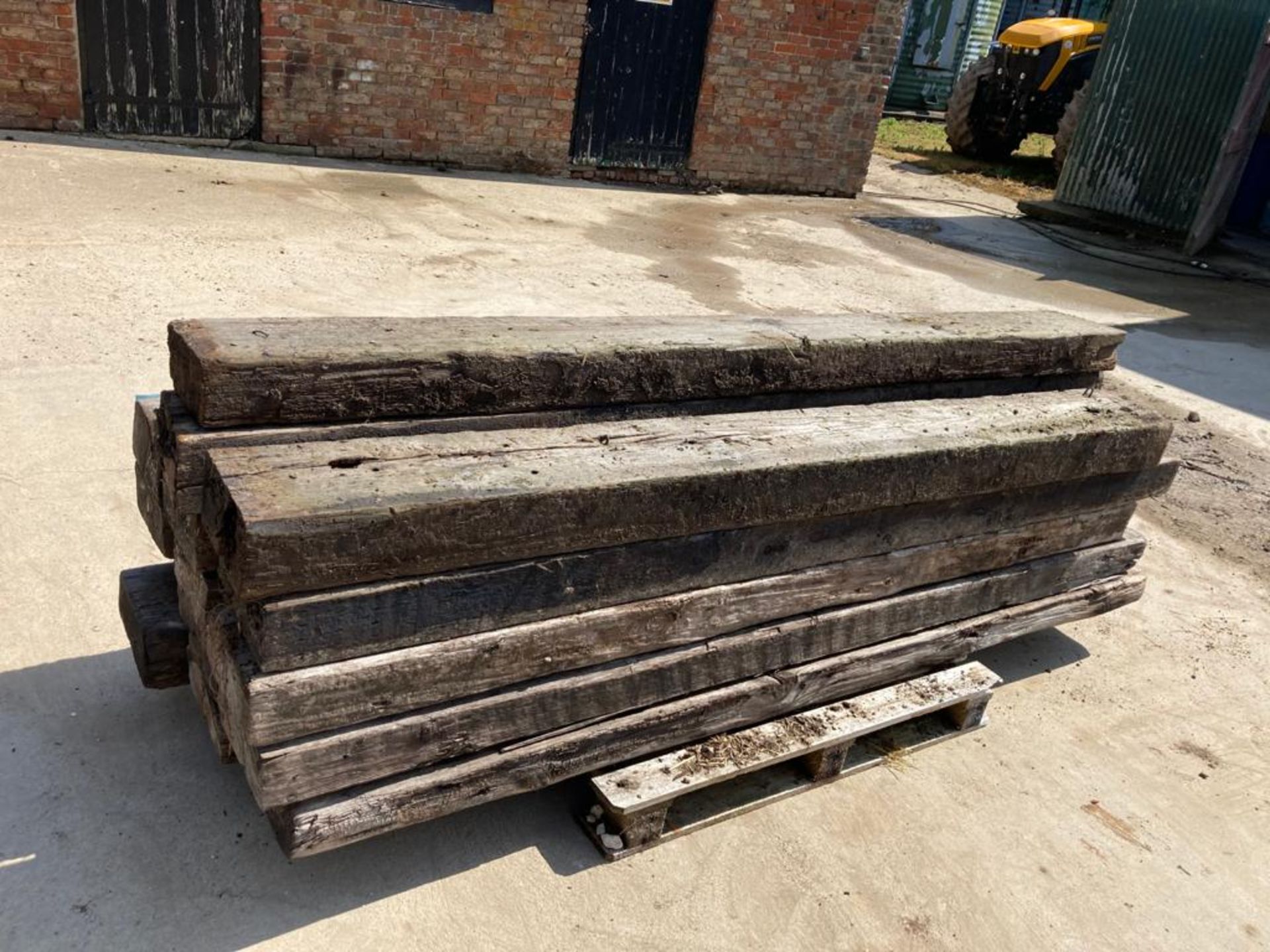 32 railway sleepers - Image 4 of 4