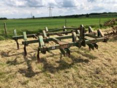 John Deere C tine cultivator, 3.5m linkage mounted