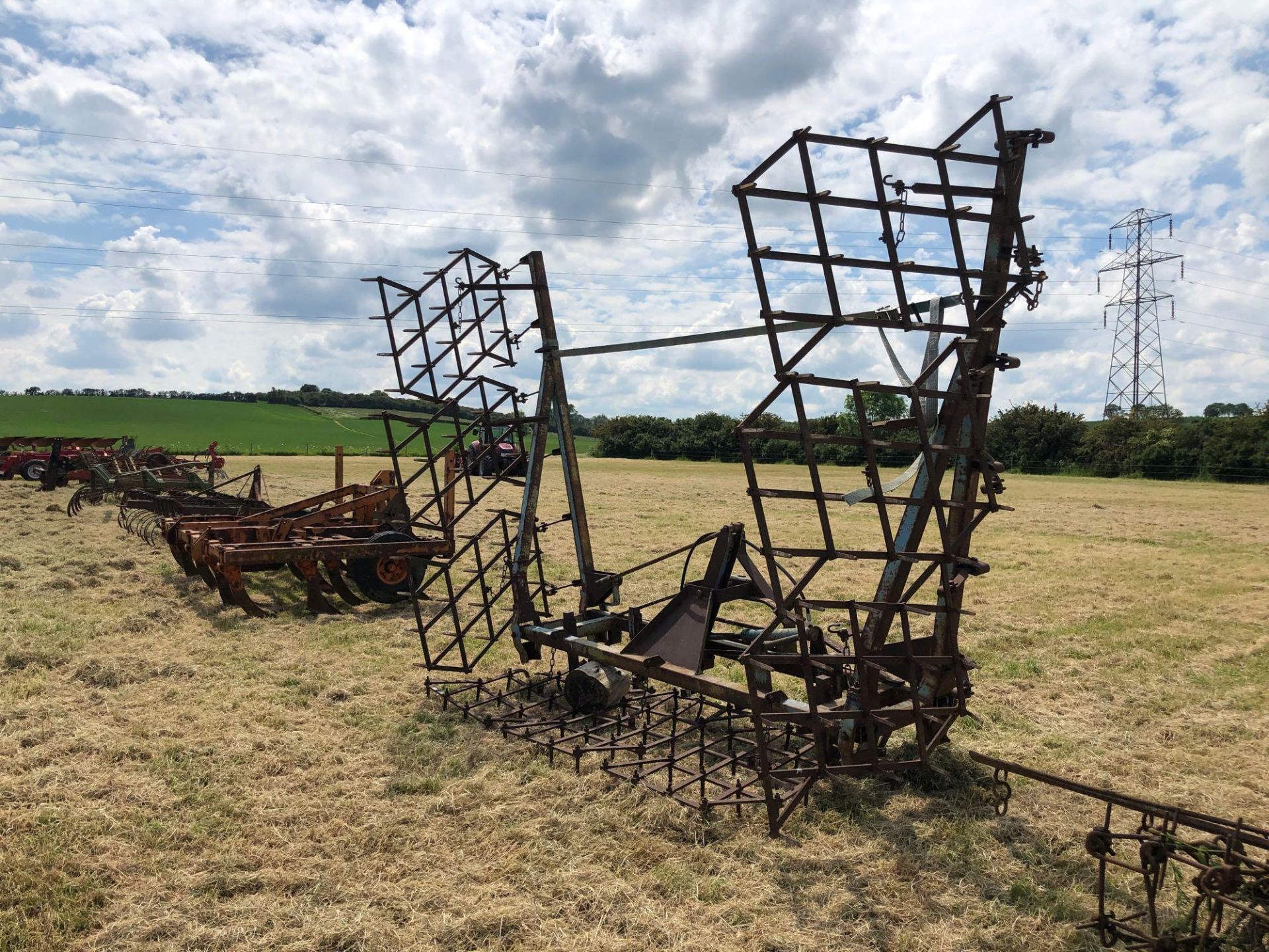 Parmiter 9m seed harrows, hydraulic folding, linkage mounted - Image 4 of 5