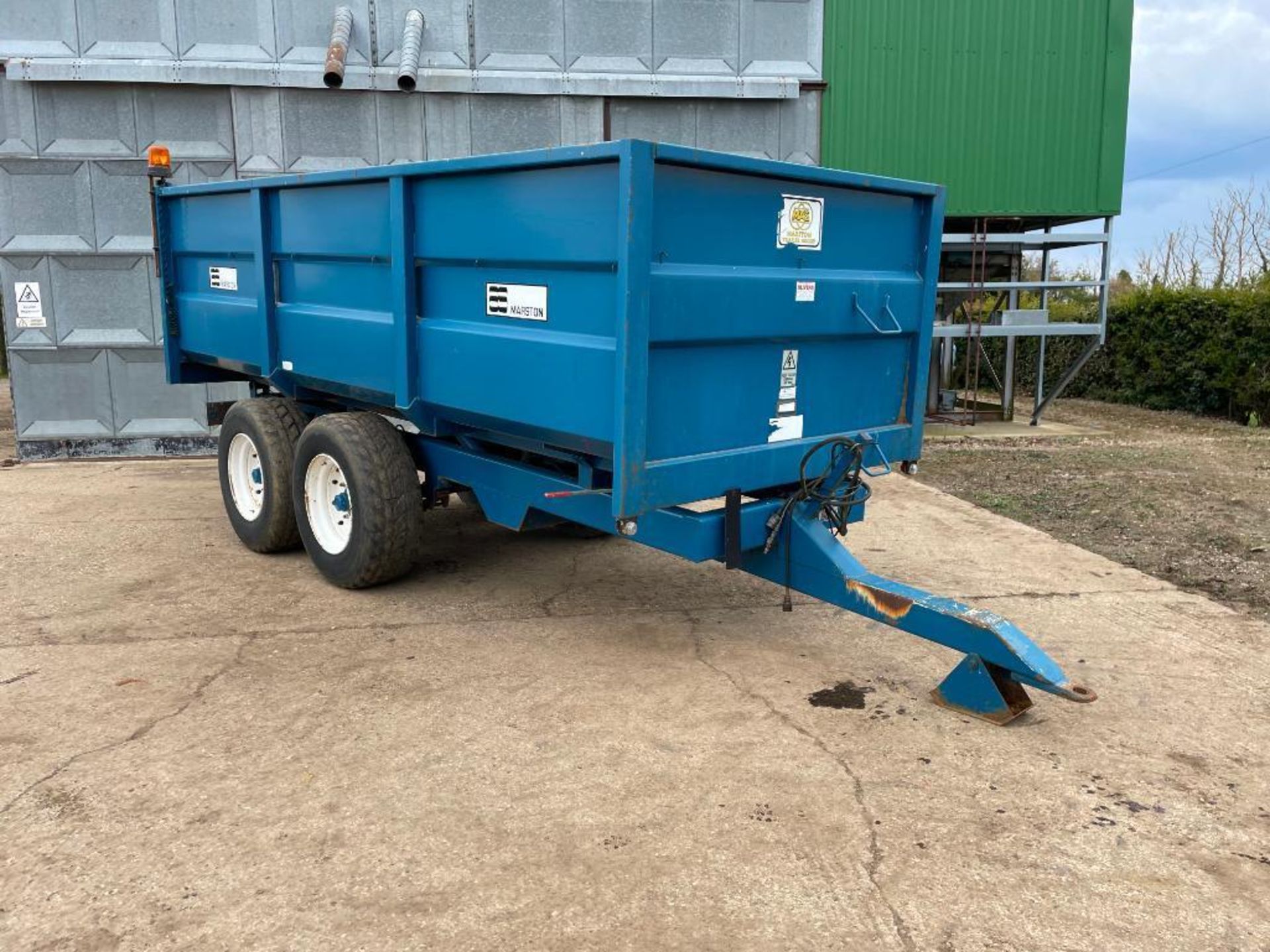 2000 AS Marston 10t twin axle grain trailer, manual tailgate and grain chute on 385/65R22.5 wheels a - Image 3 of 17