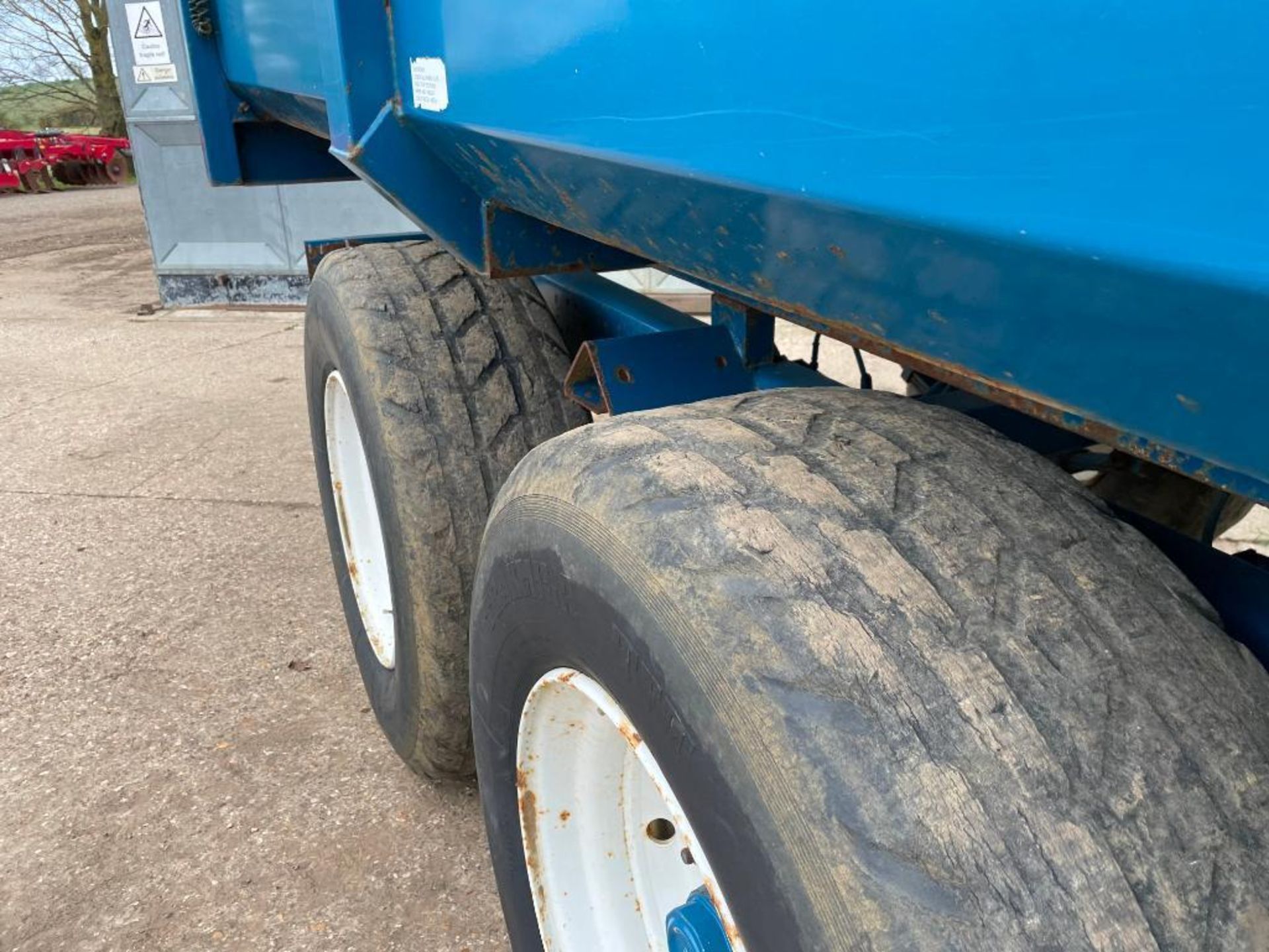 2000 AS Marston 10t twin axle grain trailer, manual tailgate and grain chute on 385/65R22.5 wheels a - Image 10 of 17