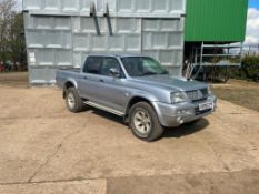 2006 Mitsubishi L200 Trojan pick up, 4wd, manual, leather seats on 265/70R16 wheels and tyres, silve
