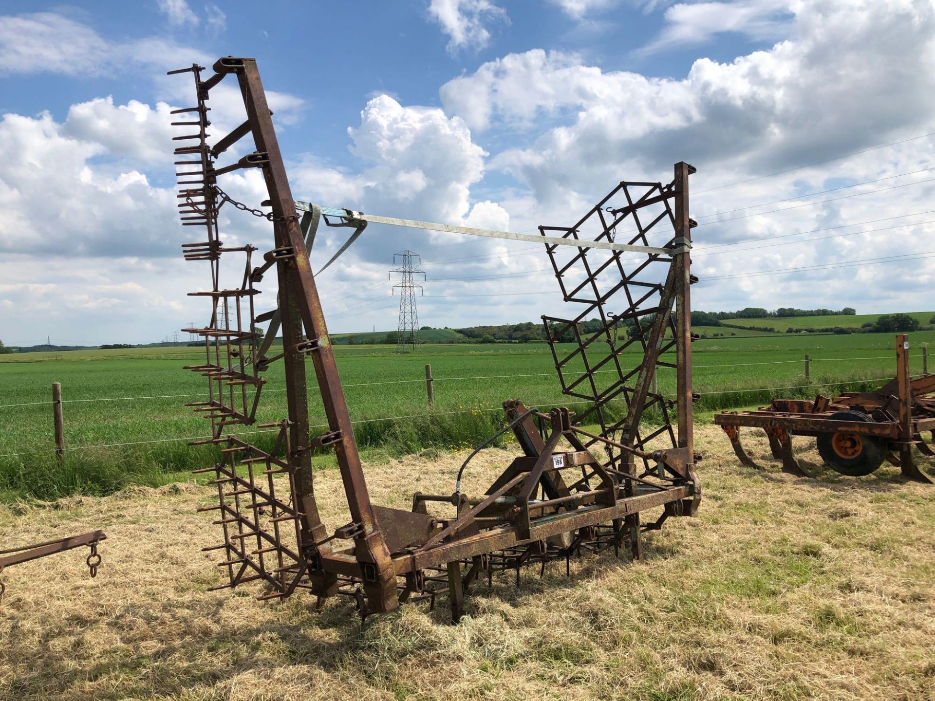 Parmiter 9m seed harrows, hydraulic folding, linkage mounted - Image 3 of 5