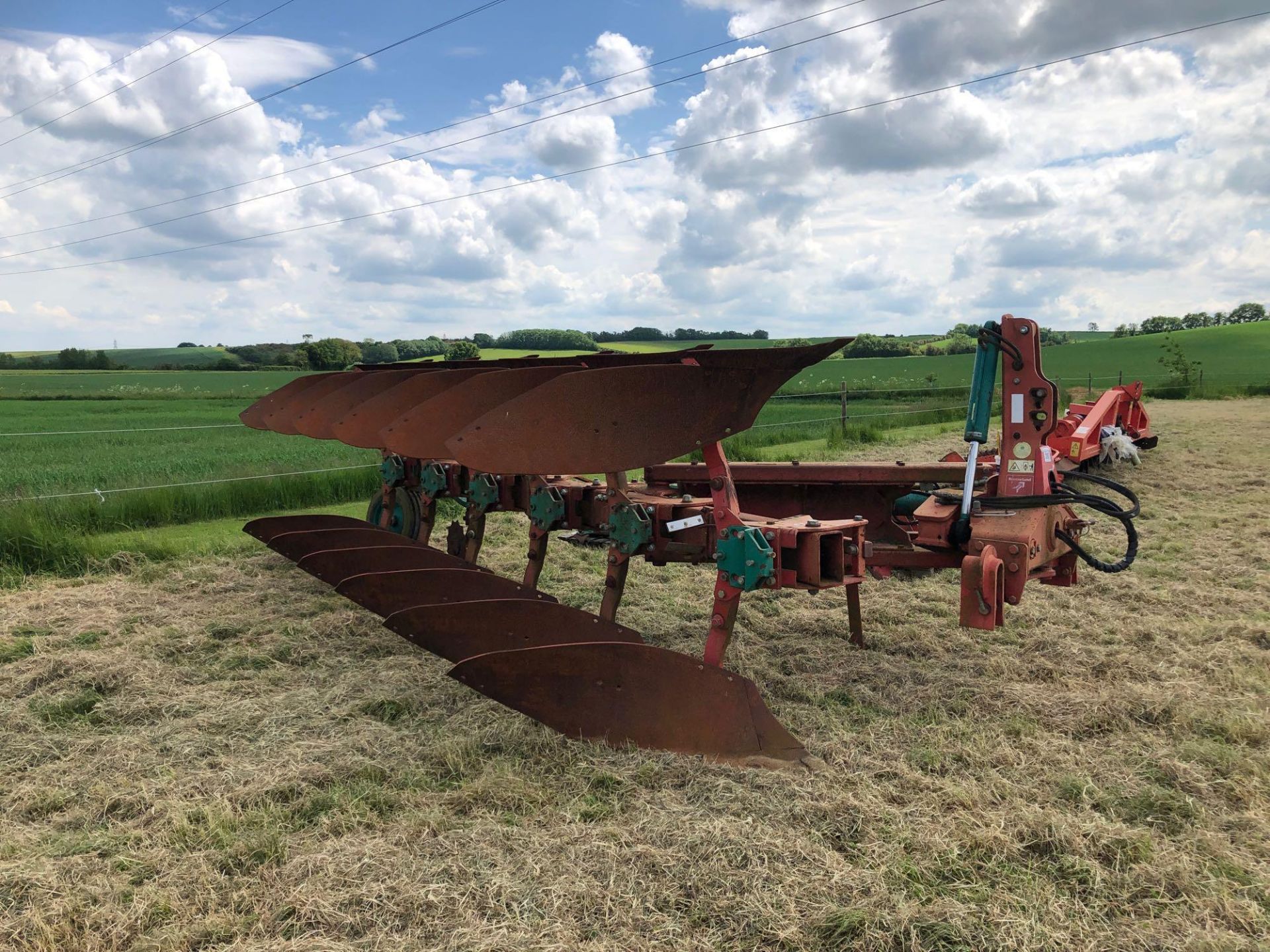 Kverneland 6+1f LO85 reversible plough, hydraulic vari-width. Model No: 85-300-28. Serial No: 240. N - Image 2 of 11