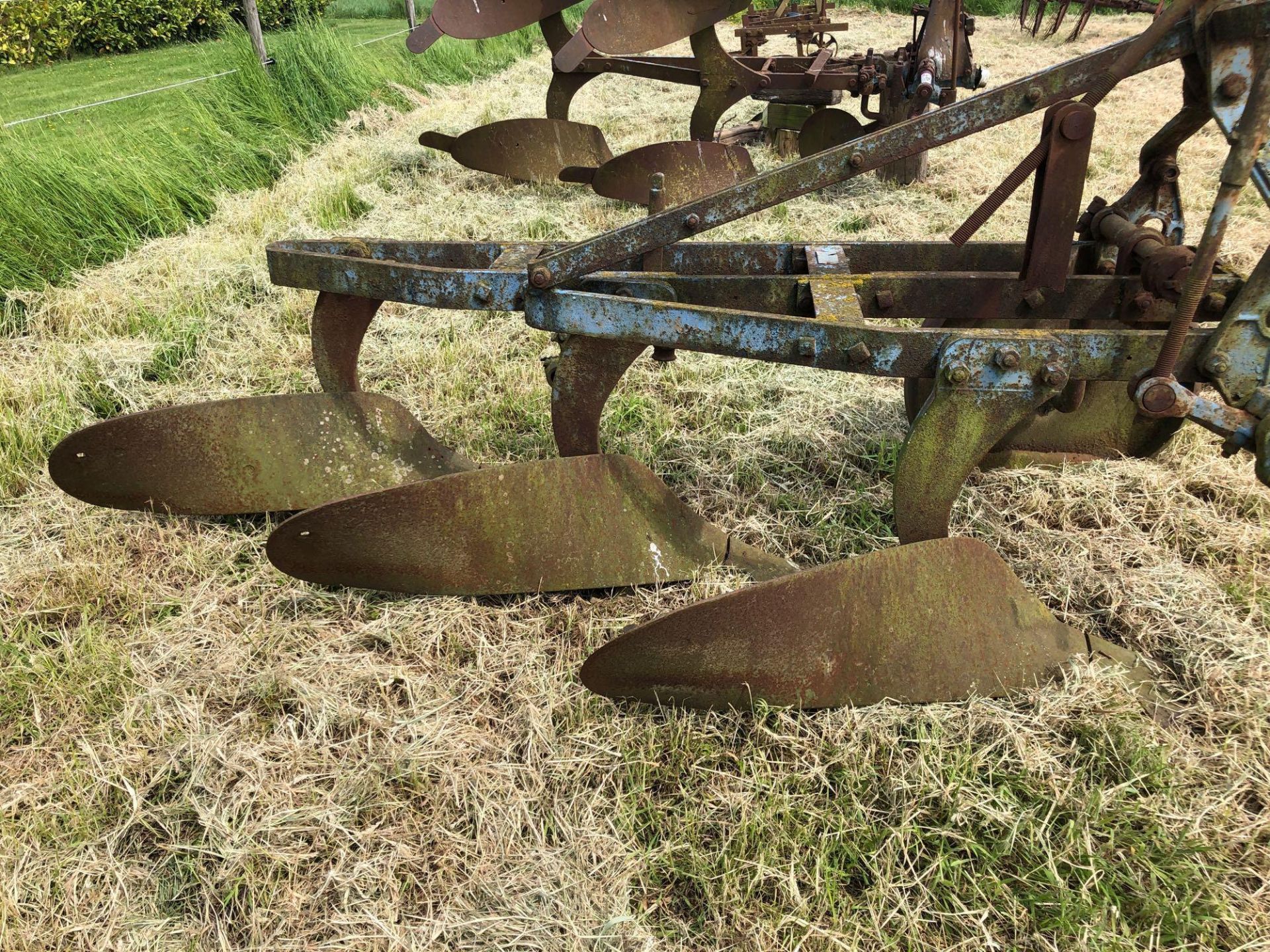 Ransomes 3f conventional trailed plough - Image 6 of 6