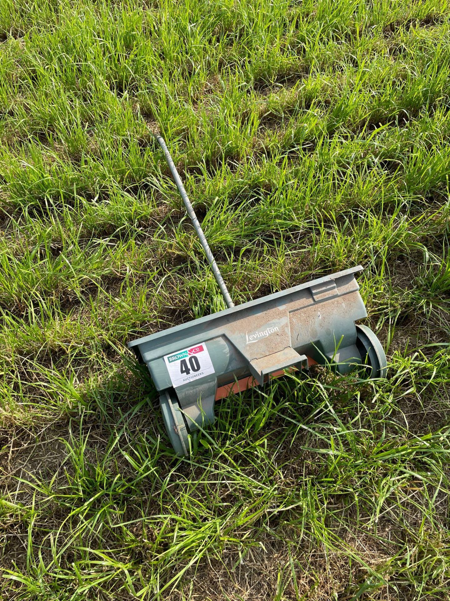 Levington pedestrian fertiliser spreader